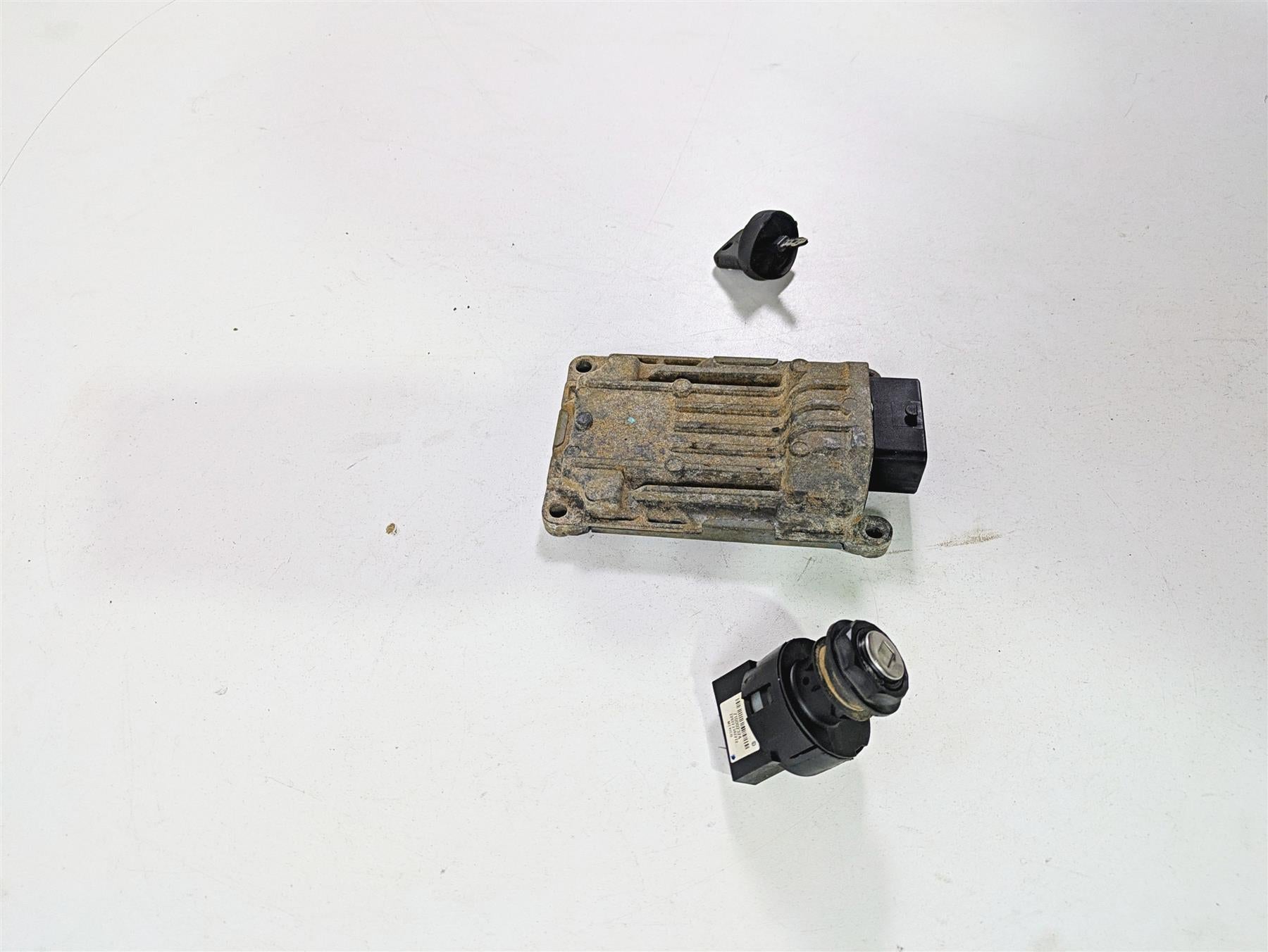 2011 Can-Am Outlander 650 4X4 XT Cdi Ecu Ecm Ignition Switch Key Set 420266716 {{ shop.shopifyCountryName }} - Mototech271