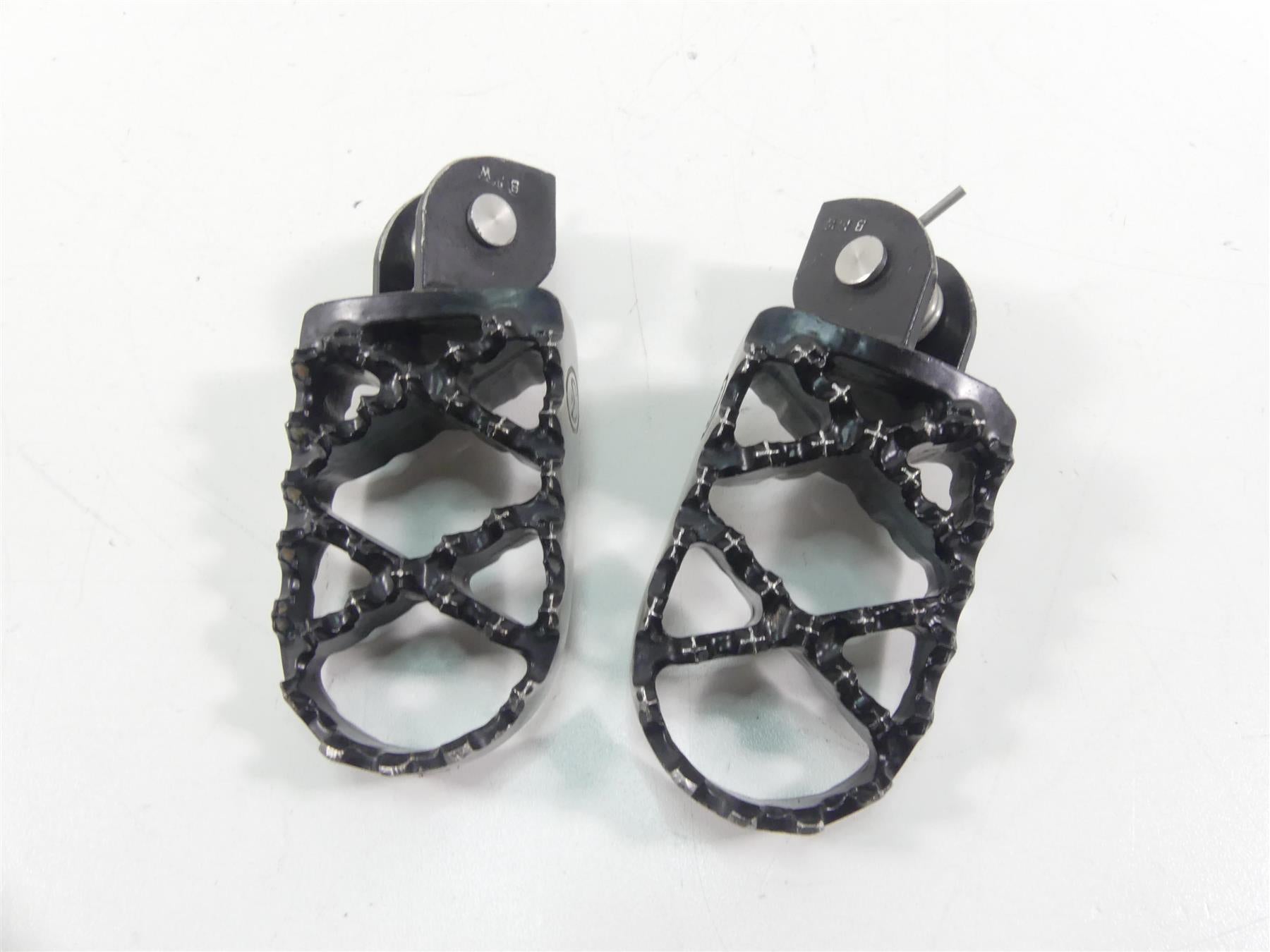 2013 BMW R1200GS GSW K50 Moose Racing Hybrid Front Rider Footpegs 1/2" STBMW-B {{ shop.shopifyCountryName }} - Mototech271