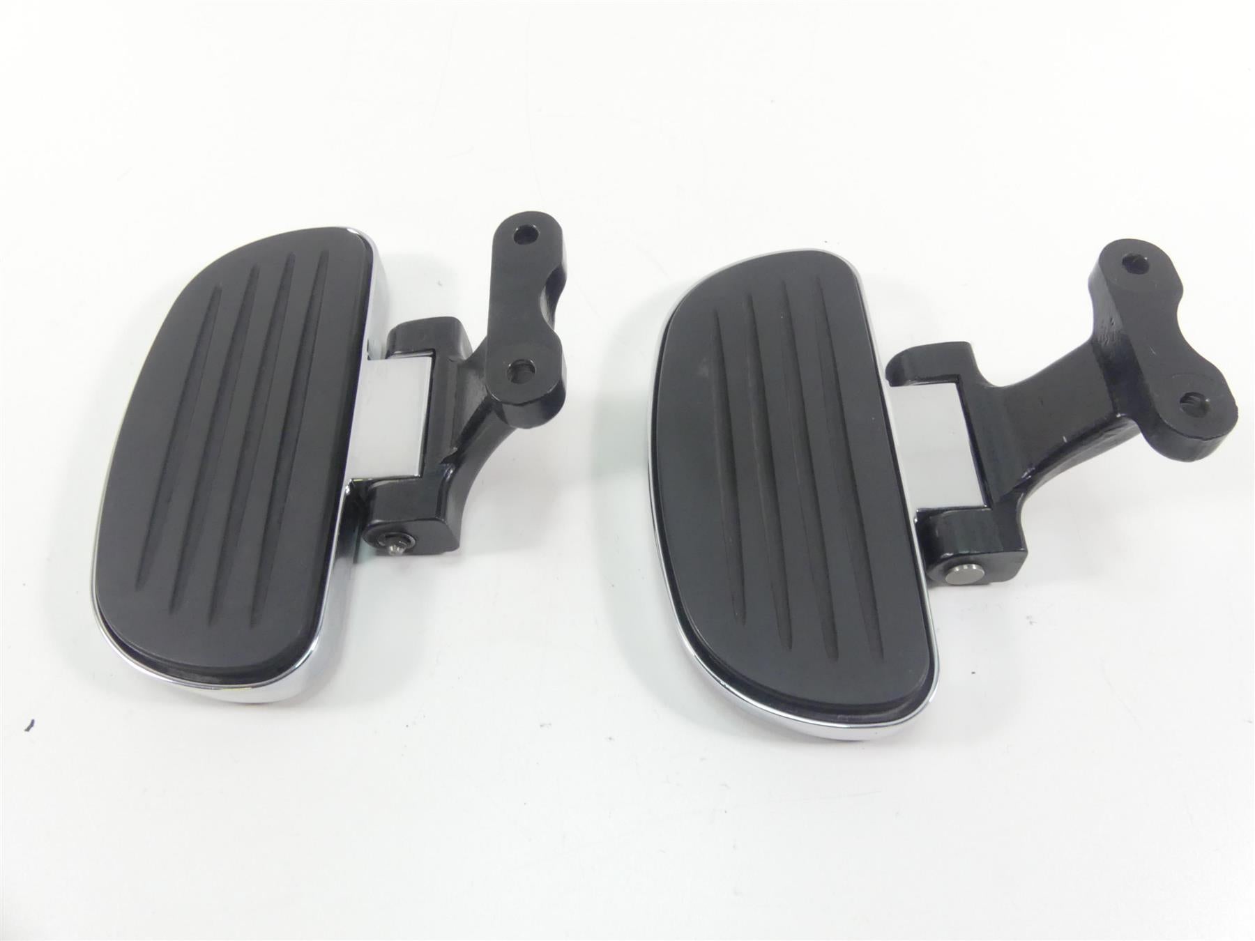 2013 Triumph Rocket 3 Touring Rear Passenger Foot Peg Floor Board Set T2081423 {{ shop.shopifyCountryName }} - Mototech271