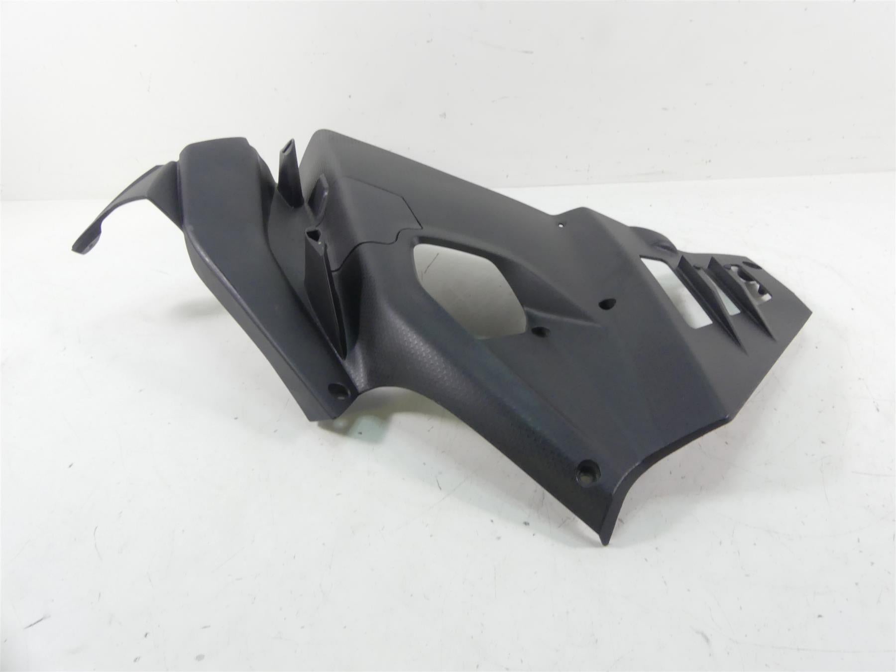 2021 Aprilia RS 660 Right Side Black Fairing Cover Cowl Guard 2B006622 {{ shop.shopifyCountryName }} - Mototech271