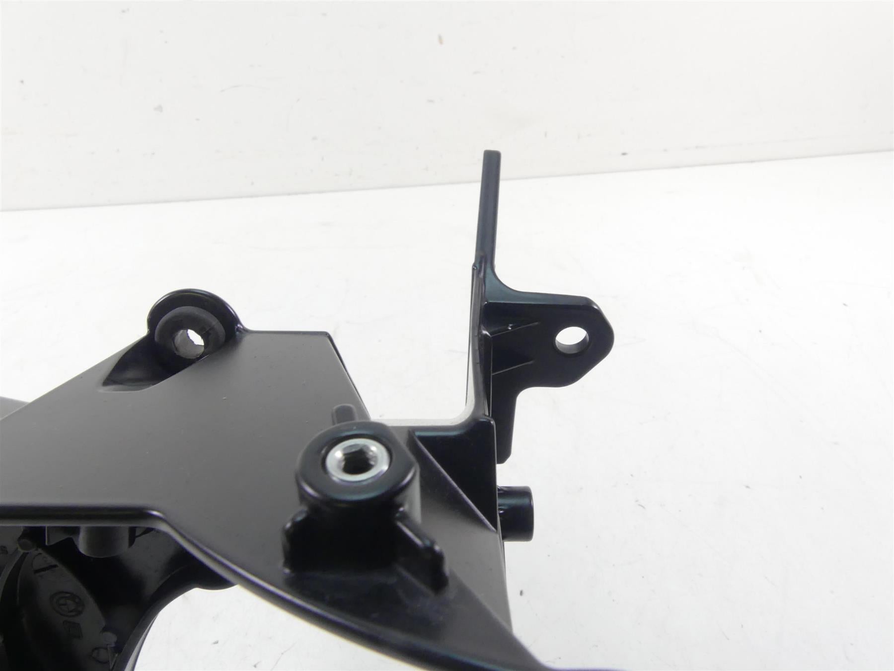 2017 BMW R1200GS GSW K50 Front Center Panel Stay Carrier Mount 46637726524 {{ shop.shopifyCountryName }} - Mototech271