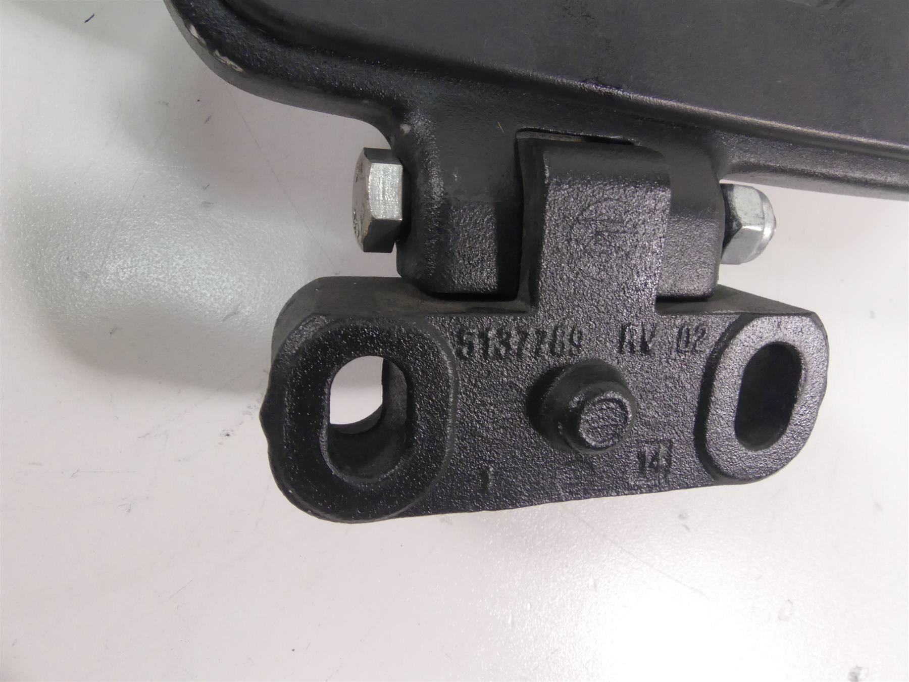 2015 Victory Cross Country Tour Rear Passenger Floorboard Set 5137338 5137339 {{ shop.shopifyCountryName }} - Mototech271