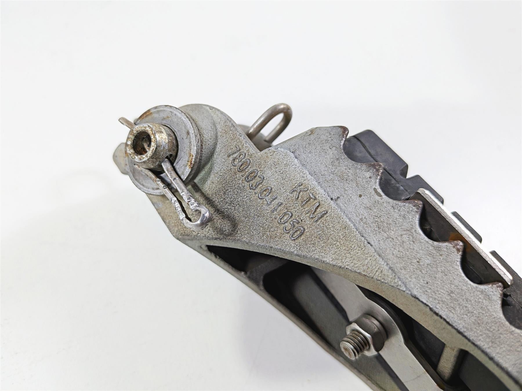 2016 KTM 1290 Super Adventure Right Front Foot Peg & Brake Pedal 6031305004433S {{ shop.shopifyCountryName }} - Mototech271