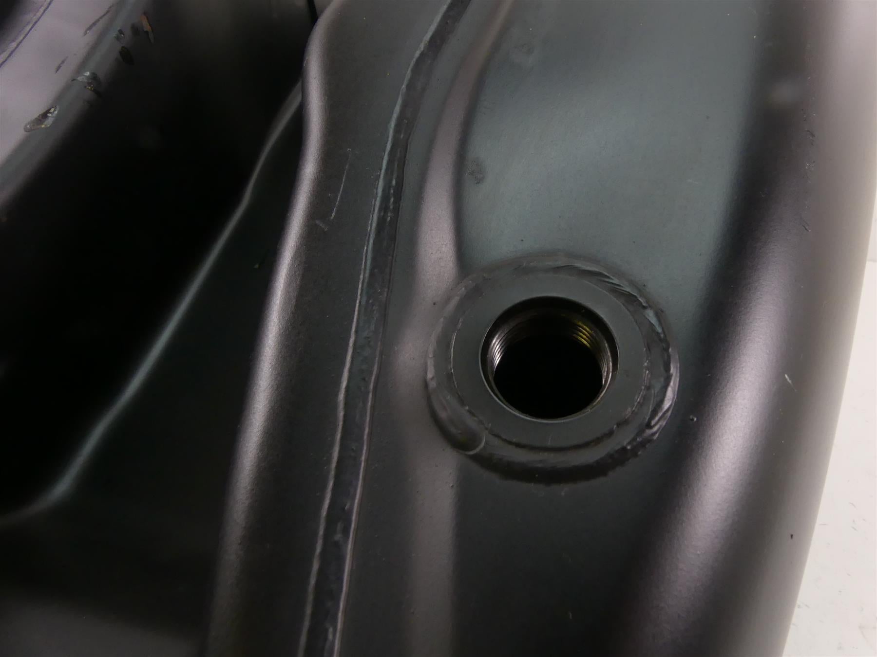 2016 Harley Touring FLTRX Road Glide Fuel Gas Petrol Tank Reservoir 61356-08 {{ shop.shopifyCountryName }} - Mototech271