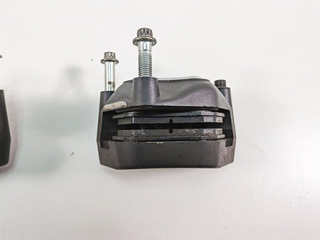 2006 Harley Touring FLHXI Street Glide Front Brake Caliper Set 44023-00 44046-00 {{ shop.shopifyCountryName }} - Mototech271