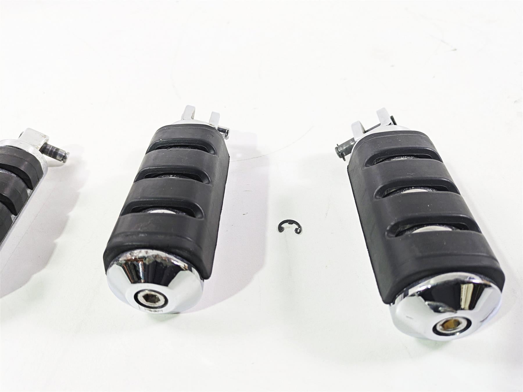 2008 Suzuki M109R VZR1800 Kuryakyn Small Iso Foot Peg Footpeg Footrest Set {{ shop.shopifyCountryName }} - Mototech271