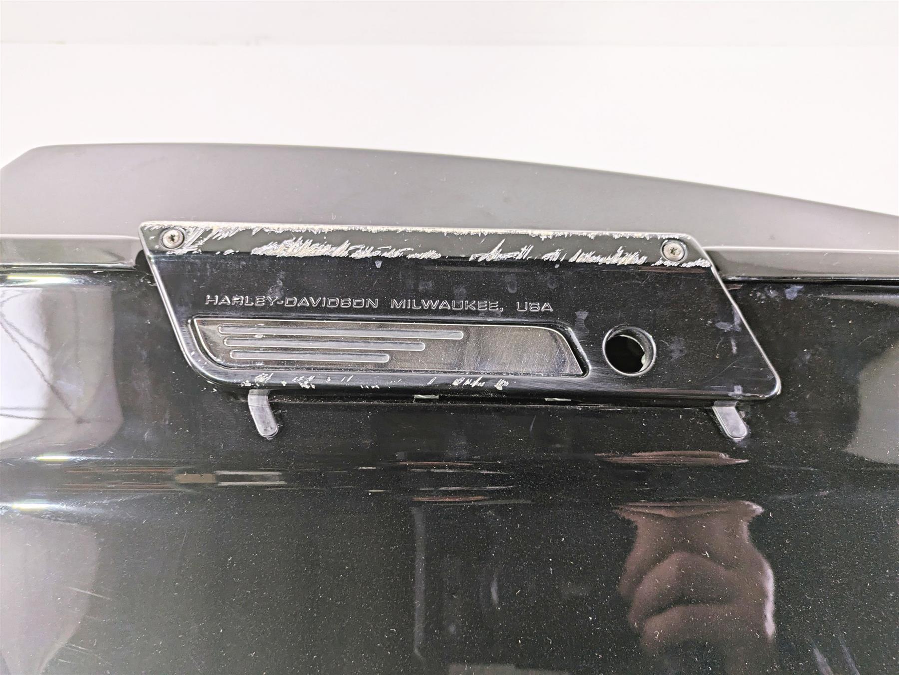 2009 Harley Touring FLHX Street Glide Left Saddlebag Extended 90753-93 {{ shop.shopifyCountryName }} - Mototech271