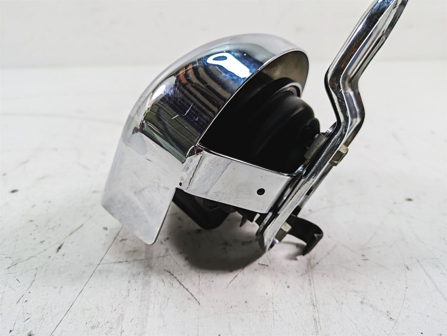 2008 Harley FLHTCU Electra Glide Horn + Chrome Cover 61300478A {{ shop.shopifyCountryName }} - Mototech271
