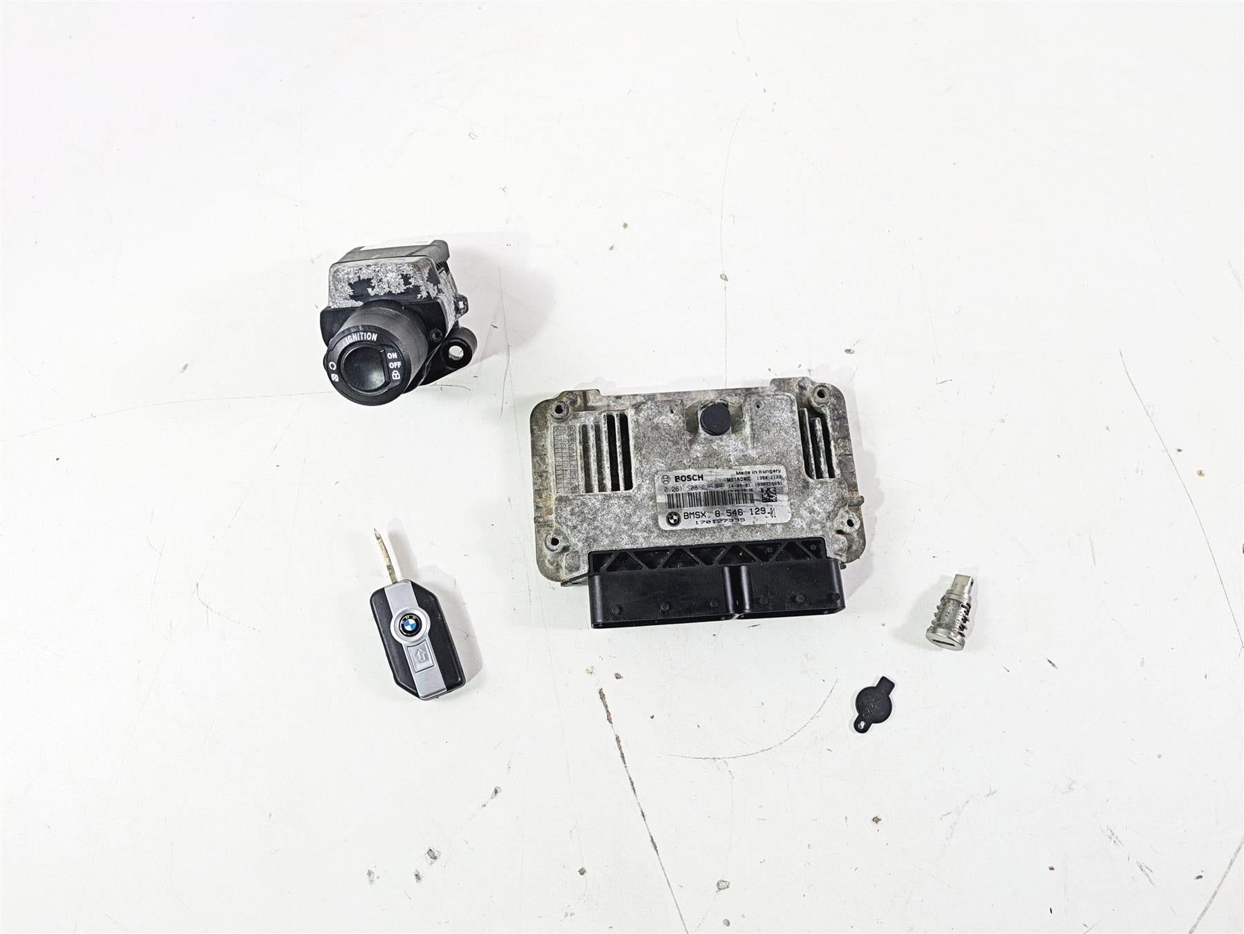 2015 BMW R1200GS Adv K51 Cdi Ignition Switch Handsfree Key Lock Set 8546129 {{ shop.shopifyCountryName }} - Mototech271
