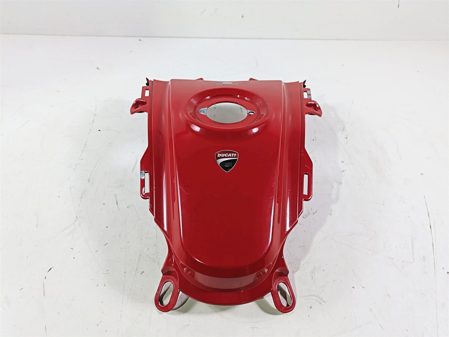 2018 Ducati Hypermotard 939 SP Center Tank Fairing Cover 480P5672E {{ shop.shopifyCountryName }} - Mototech271
