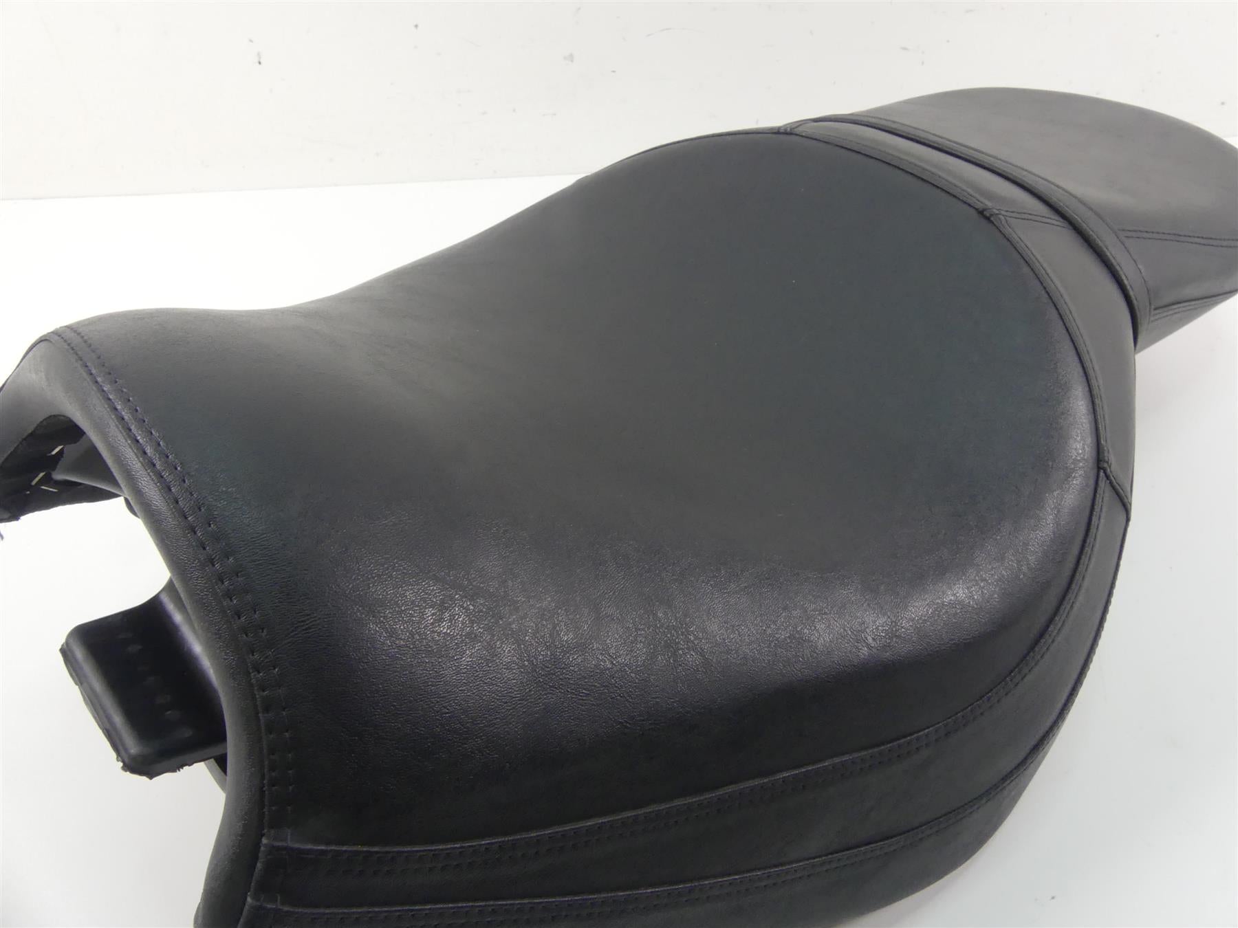 2013 Triumph Rocket 3 Touring Nice Duo Seat Saddle T2301980 {{ shop.shopifyCountryName }} - Mototech271