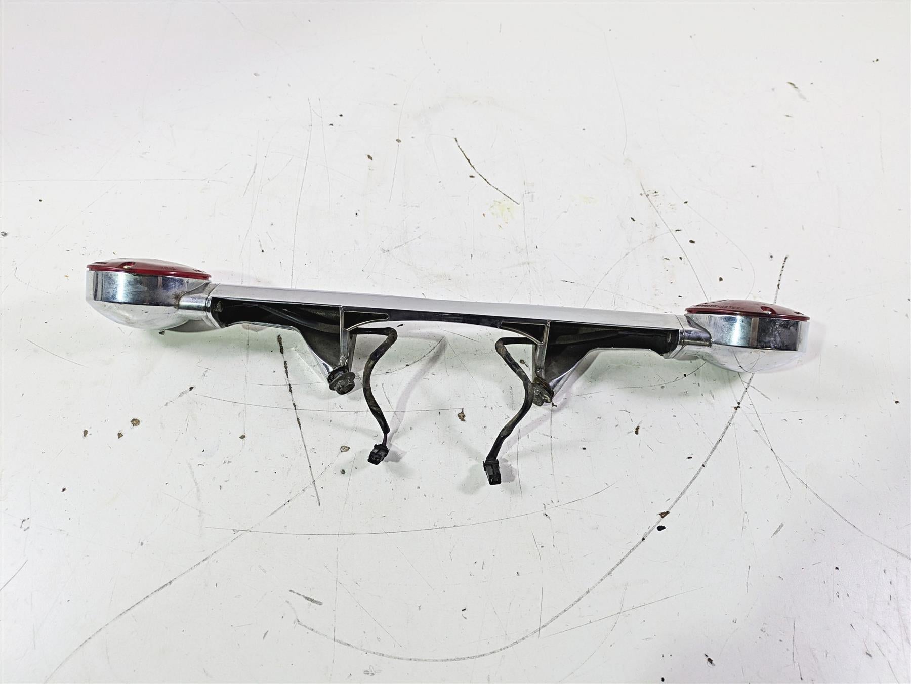 2003 Harley Touring FLHTCUI E-Glide 100th Rear Blinker Turn Signal Bar 68145-98 {{ shop.shopifyCountryName }} - Mototech271
