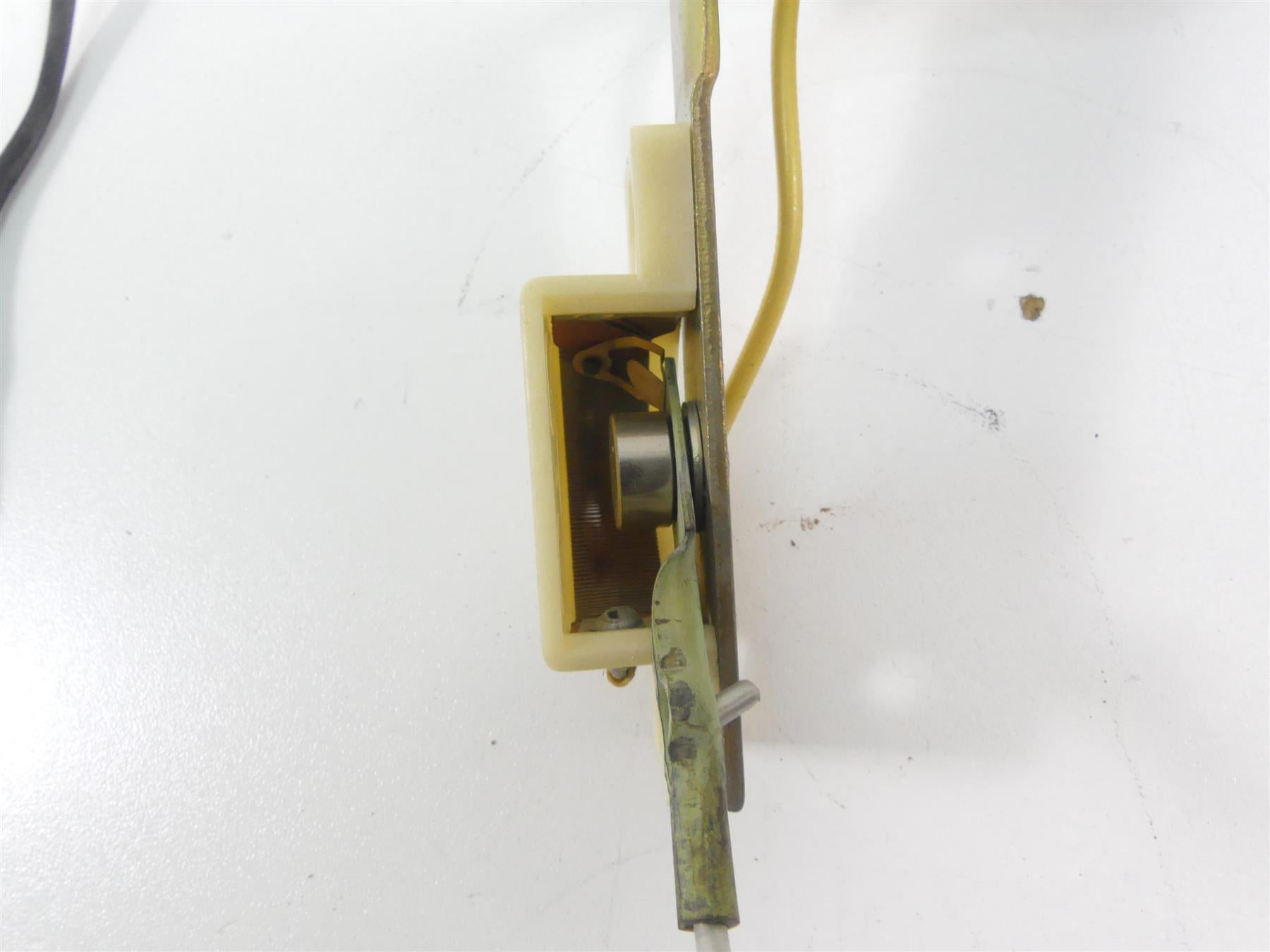 1999 Harley Dyna FXDS Convertible Fuel Gas Petrol Level Gauge & Sender 75078-97 {{ shop.shopifyCountryName }} - Mototech271