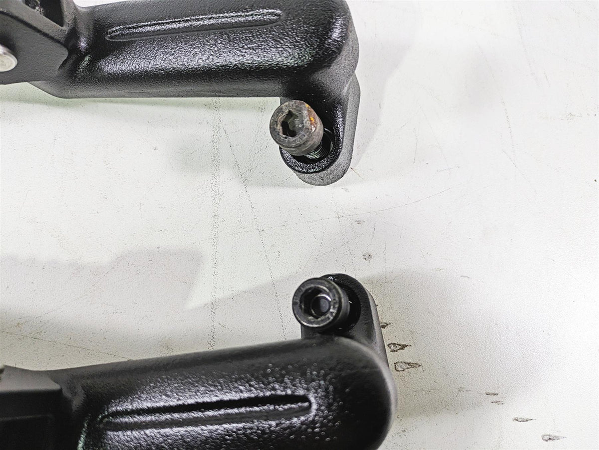 2018 Indian Chieftain Dark Horse Rear Passenger Foot Pegs 5140869 5140870 {{ shop.shopifyCountryName }} - Mototech271