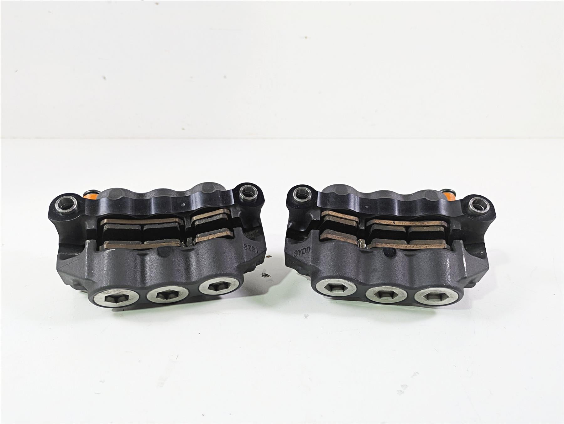2014 Yamaha YZFR1 R1 RN22 6 Piston Front Brake Calipers 4C8-2580T-10 4C8-2580U {{ shop.shopifyCountryName }} - Mototech271
