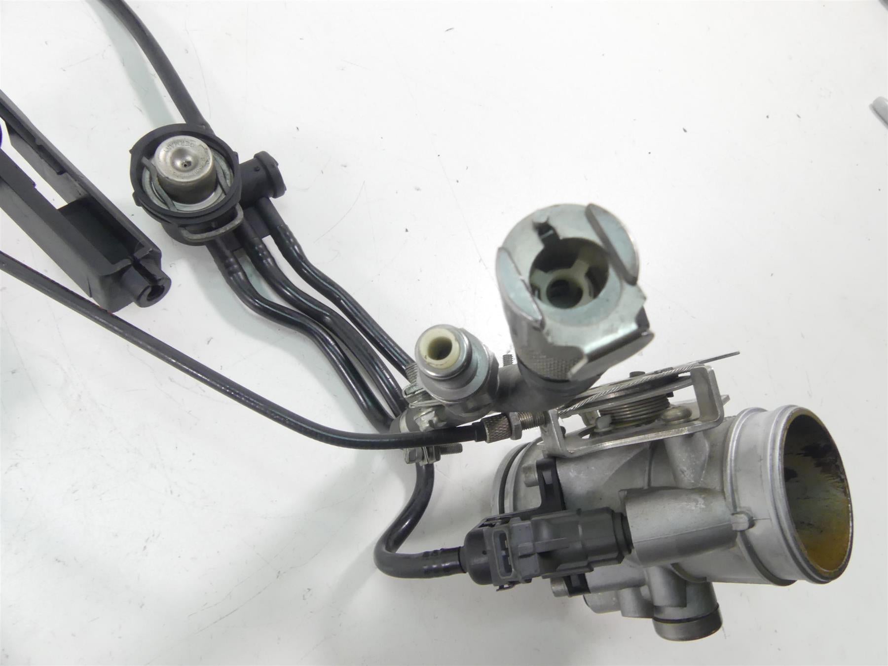 2003 BMW R1150 GS R21 Throttle Body Set & Junction Box 13541342495 13541342496 {{ shop.shopifyCountryName }} - Mototech271