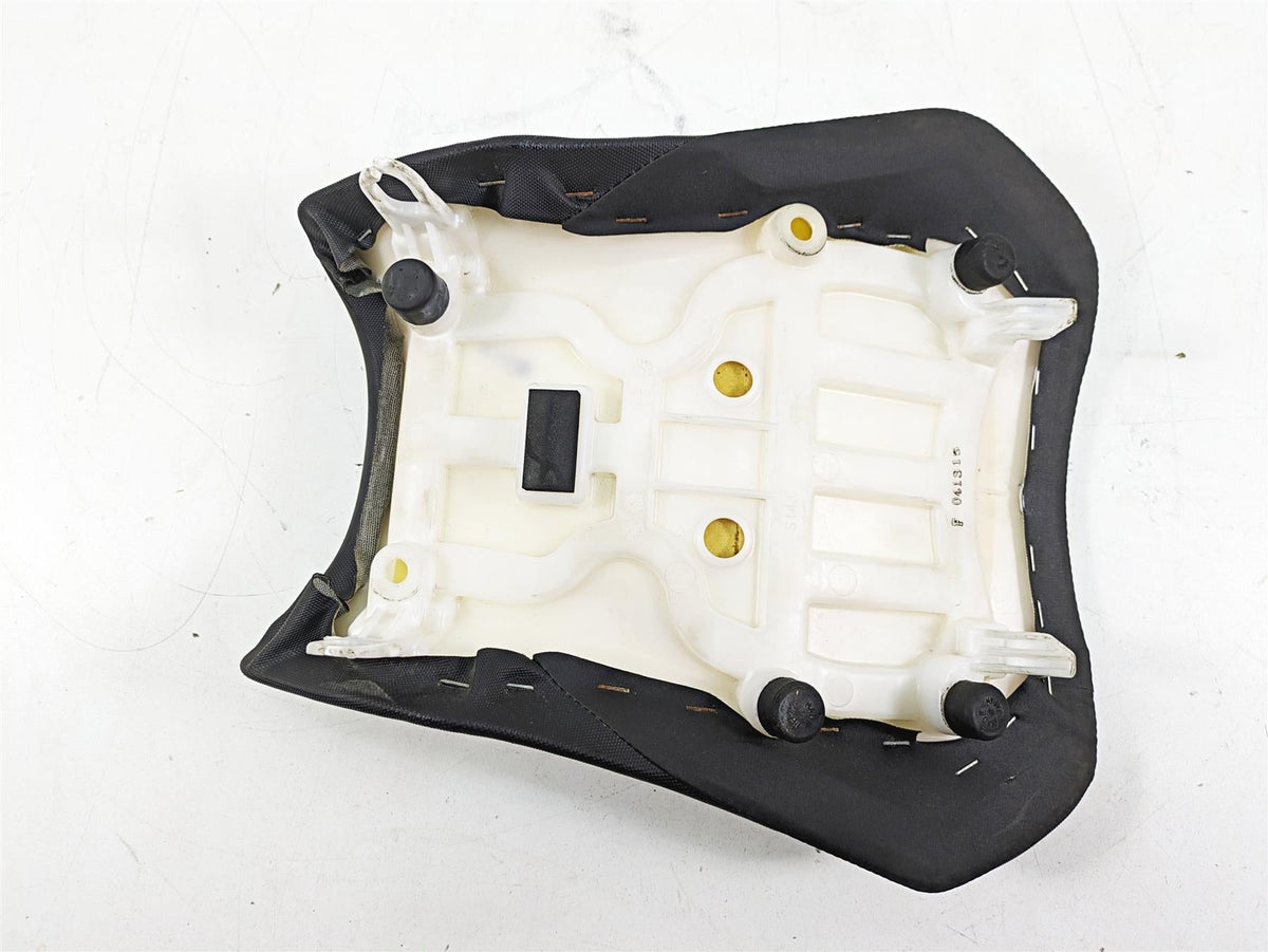 2022 Suzuki GSXR 750 Front Rider Seat 45100-14J11-DW2 {{ shop.shopifyCountryName }} - Mototech271