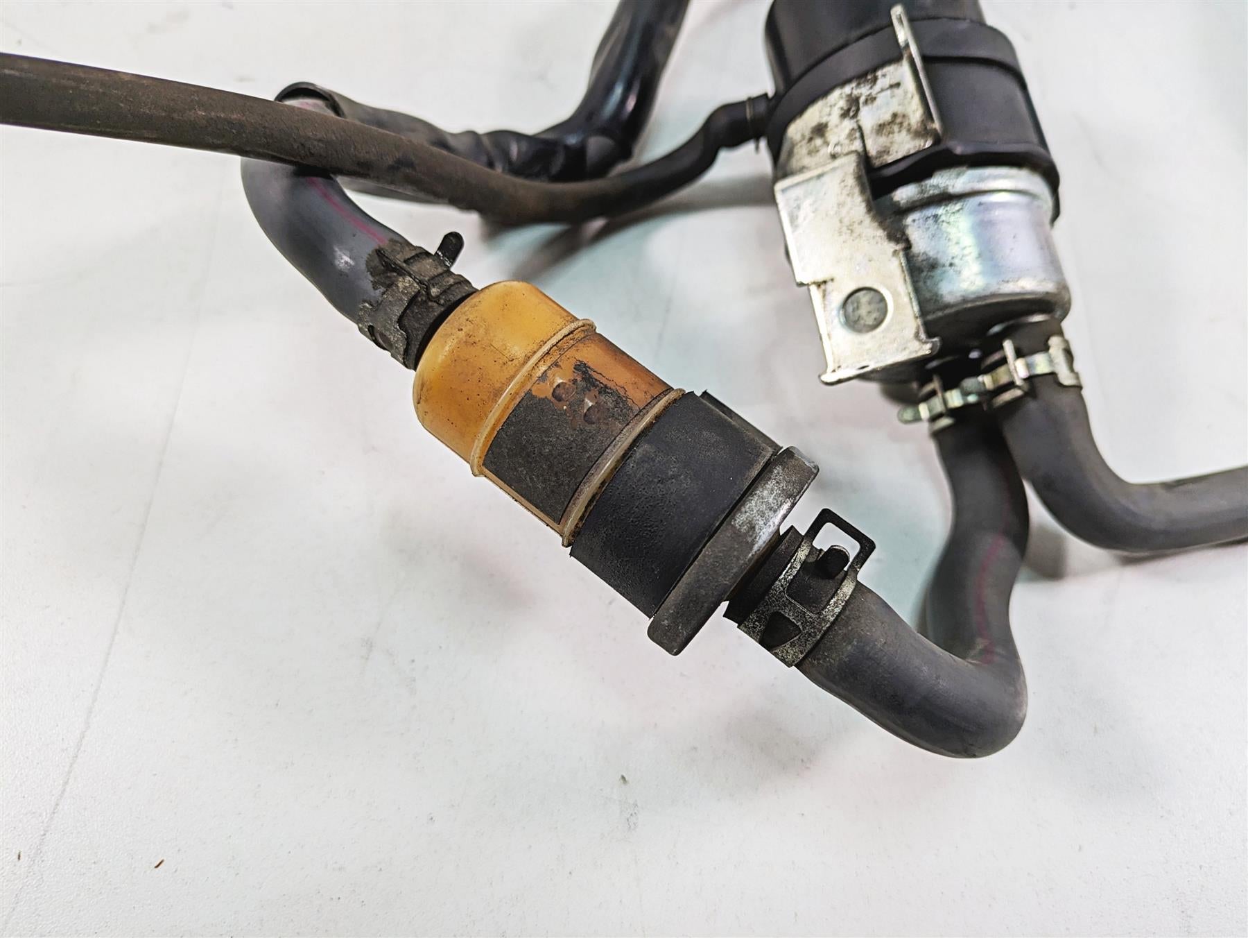 2006 Honda VT1100 C2 Shadow Fuel Gas Petrol Pump & Lines 16710-MCK-315 {{ shop.shopifyCountryName }} - Mototech271