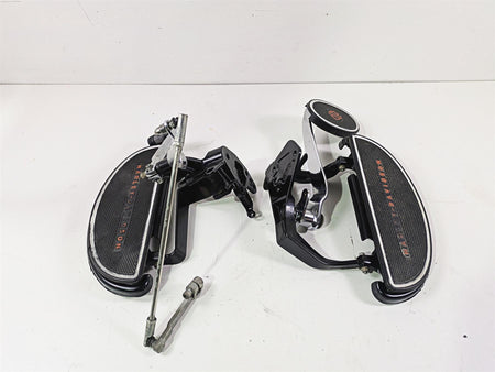 2014 Harley FLS Softail Slim Front Floorboard + Brake Pedal Shifter Set 42431-11 {{ shop.shopifyCountryName }} - Mototech271