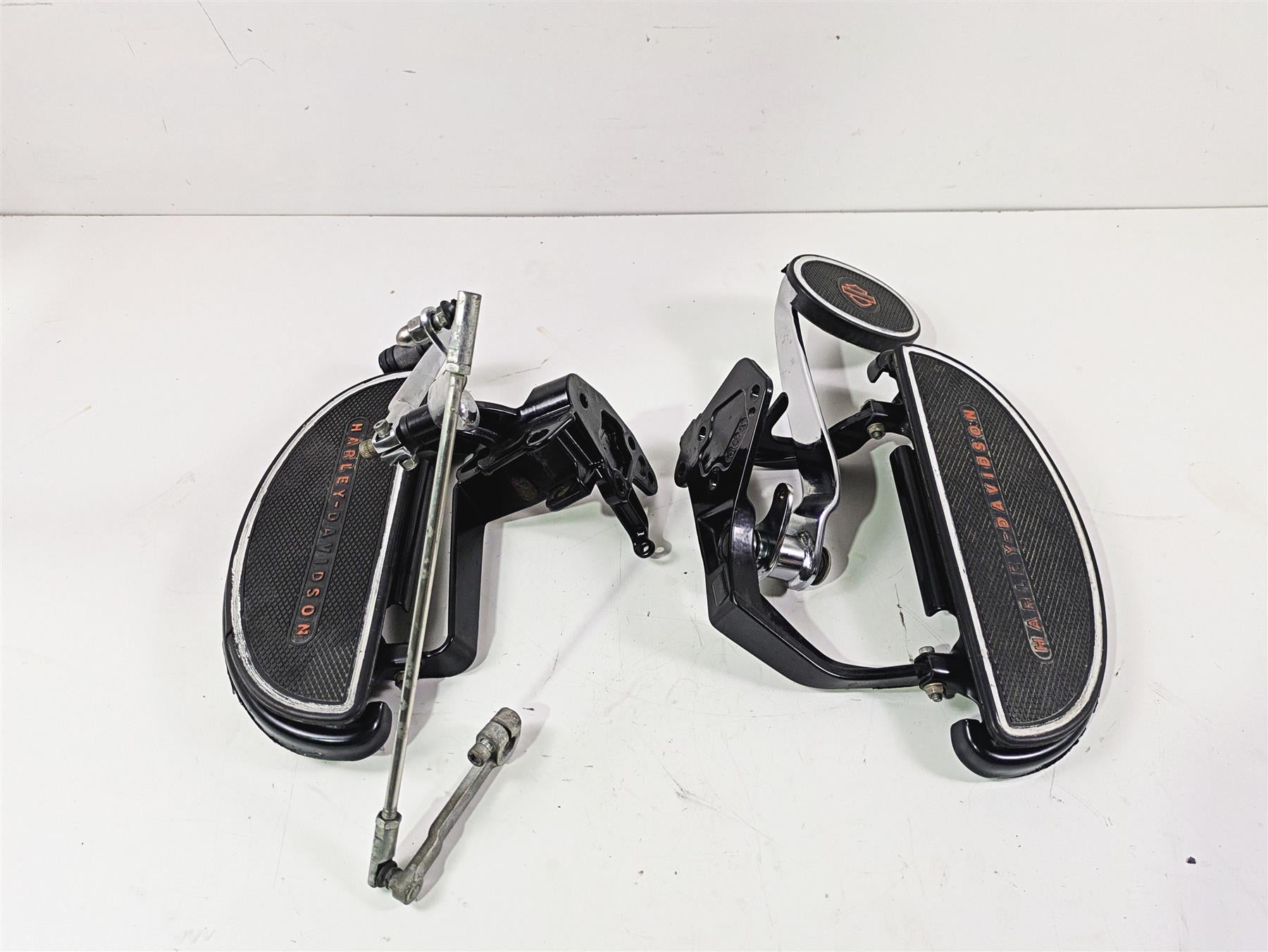 2014 Harley FLS Softail Slim Front Floorboard + Brake Pedal Shifter Set 42431-11