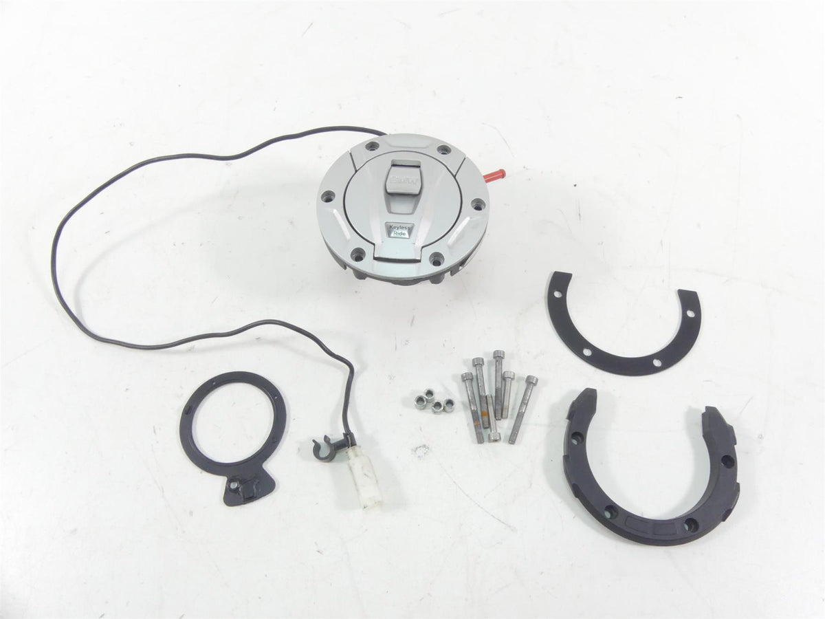 2015 BMW R1200RT K52 Keyless Fuel Gas Petrol Tank Cap + Mounts 16118552106 {{ shop.shopifyCountryName }} - Mototech271