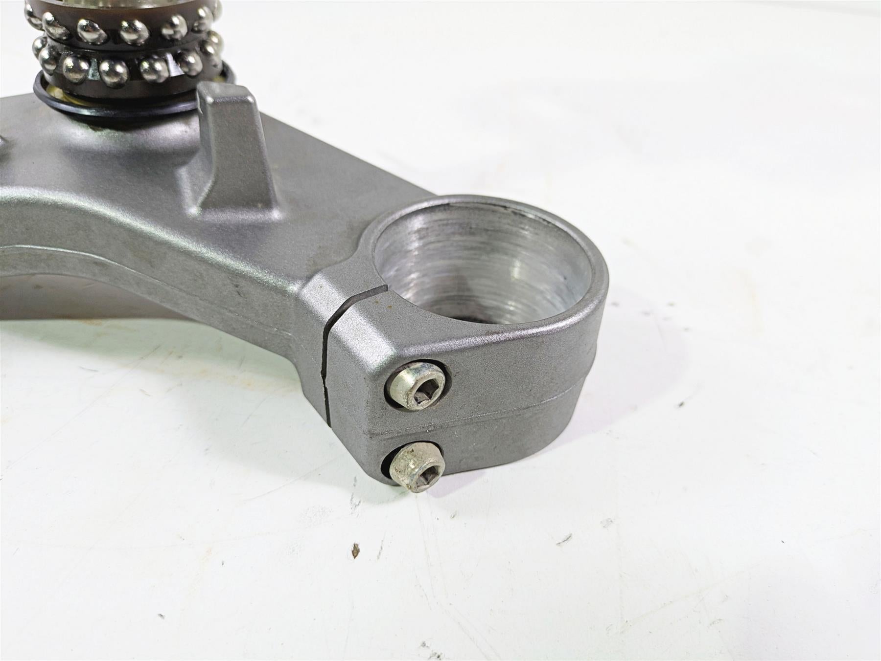 2020 Suzuki V-Strom 1050 XT Upper Lower Triple Tree Set - Read 51310-06L00-QSC {{ shop.shopifyCountryName }} - Mototech271