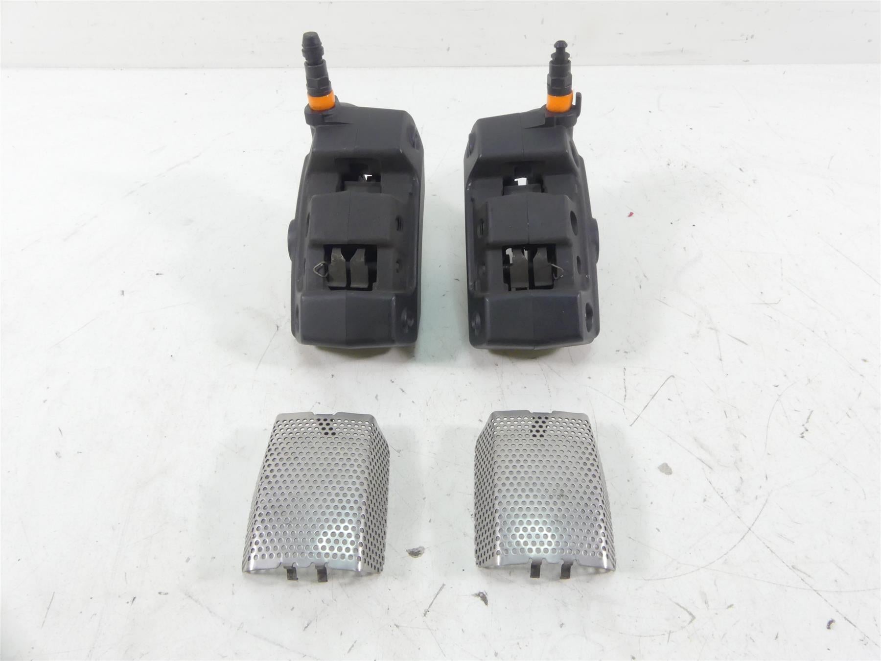 2013 Harley Touring FLHX Street Glide Front Brake Caliper Set 43027-08 44023-08 {{ shop.shopifyCountryName }} - Mototech271