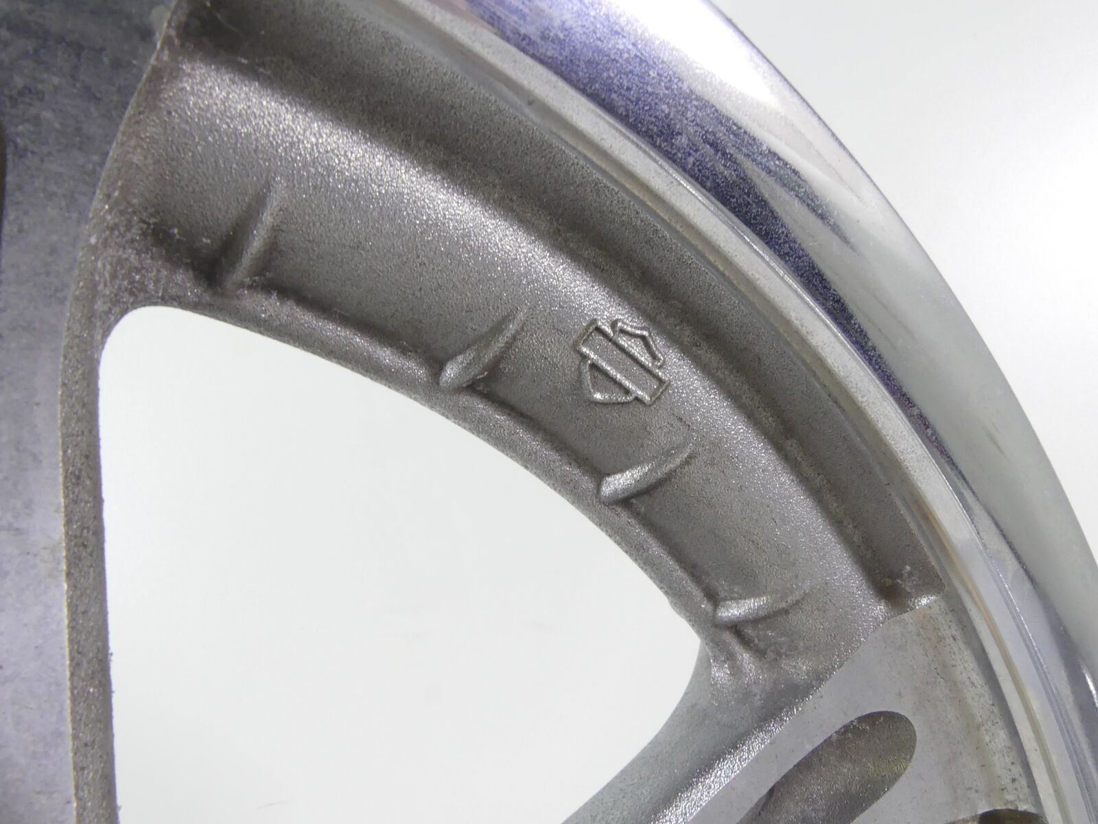2006 Harley Touring FLHTCU SE CVO Straight Front Wheel Rim 16x3 43920-02 {{ shop.shopifyCountryName }} - Mototech271