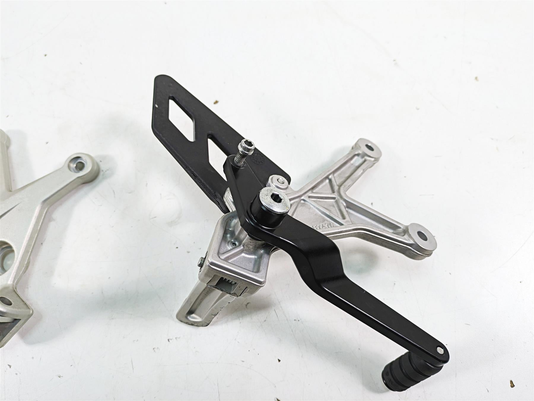 2017 Mv Agusta Dragster 800 Front Rider Footpeg Rest Set 8000B6239 8000B6238 {{ shop.shopifyCountryName }} - Mototech271