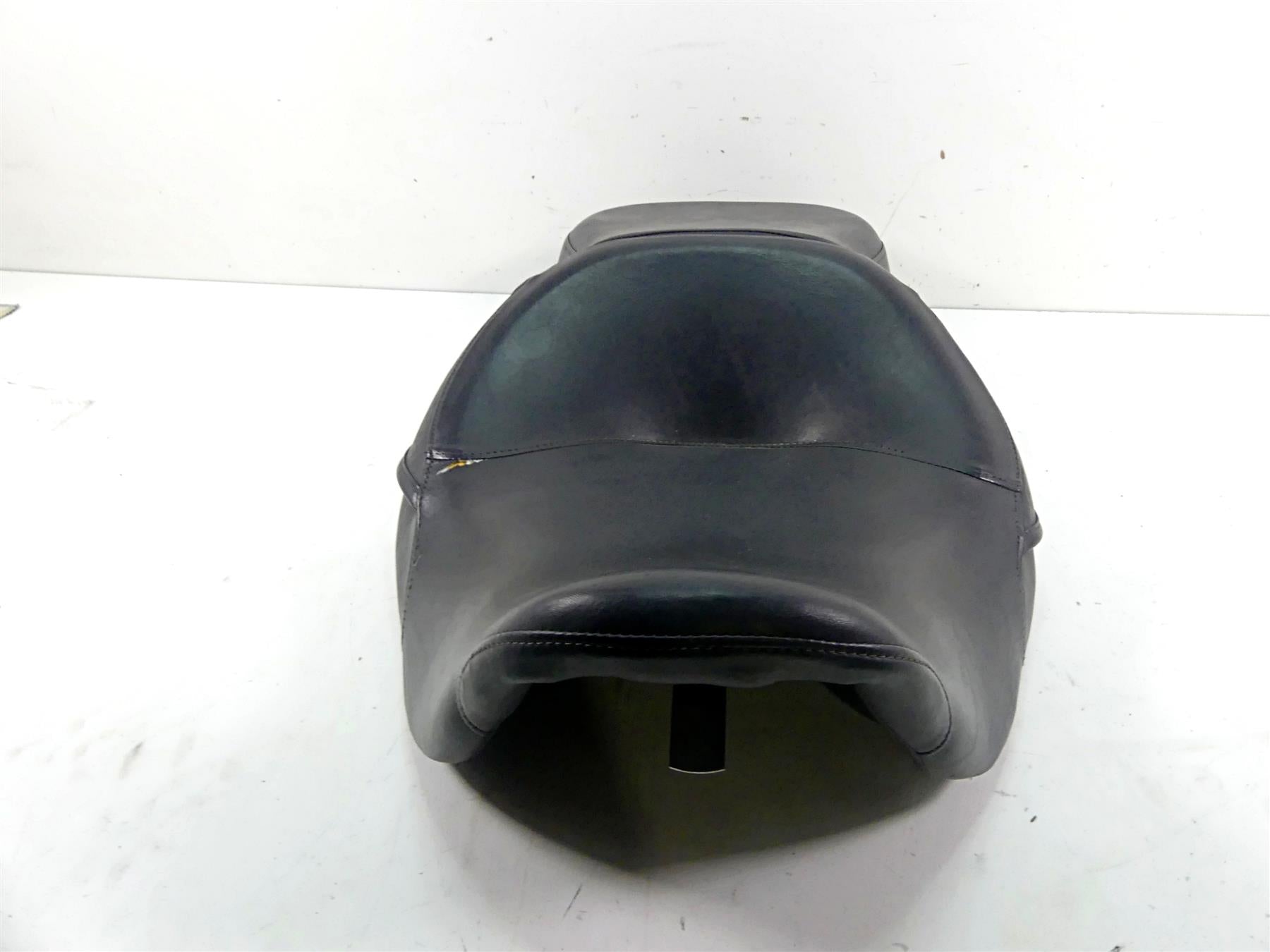 2007 Harley Touring FLHRC Road King Front Dual Driver Seat Saddle 52934-98A {{ shop.shopifyCountryName }} - Mototech271