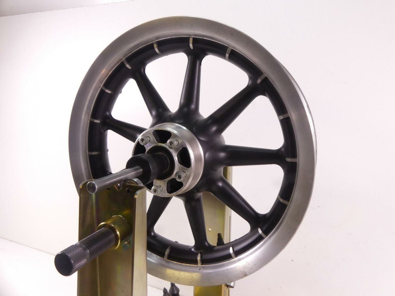 2001 Harley Touring FLHTCUI Electra Glide Front Wheel Rim 16x3 9 Spoke 43493-00 {{ shop.shopifyCountryName }} - Mototech271