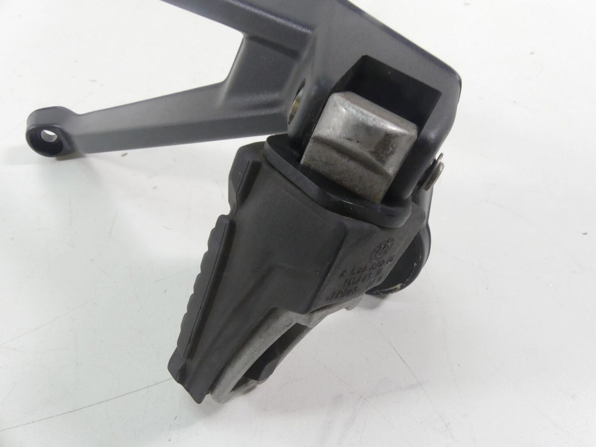 2018 BMW S1000XR K49 Rear Passenger Footpeg Foot Peg Mount Set - Read 4671855384 {{ shop.shopifyCountryName }} - Mototech271