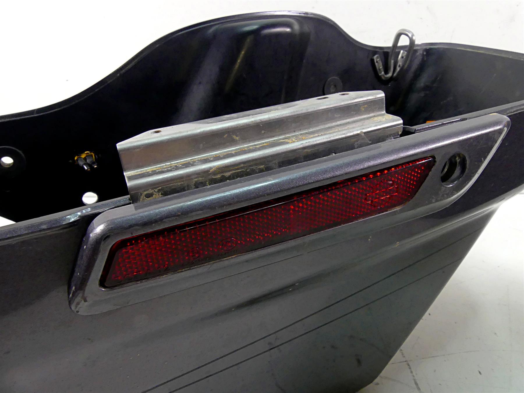 2015 Harley Touring FLHXS Street Glide Lower Saddlebag Set -Read 90200412 {{ shop.shopifyCountryName }} - Mototech271