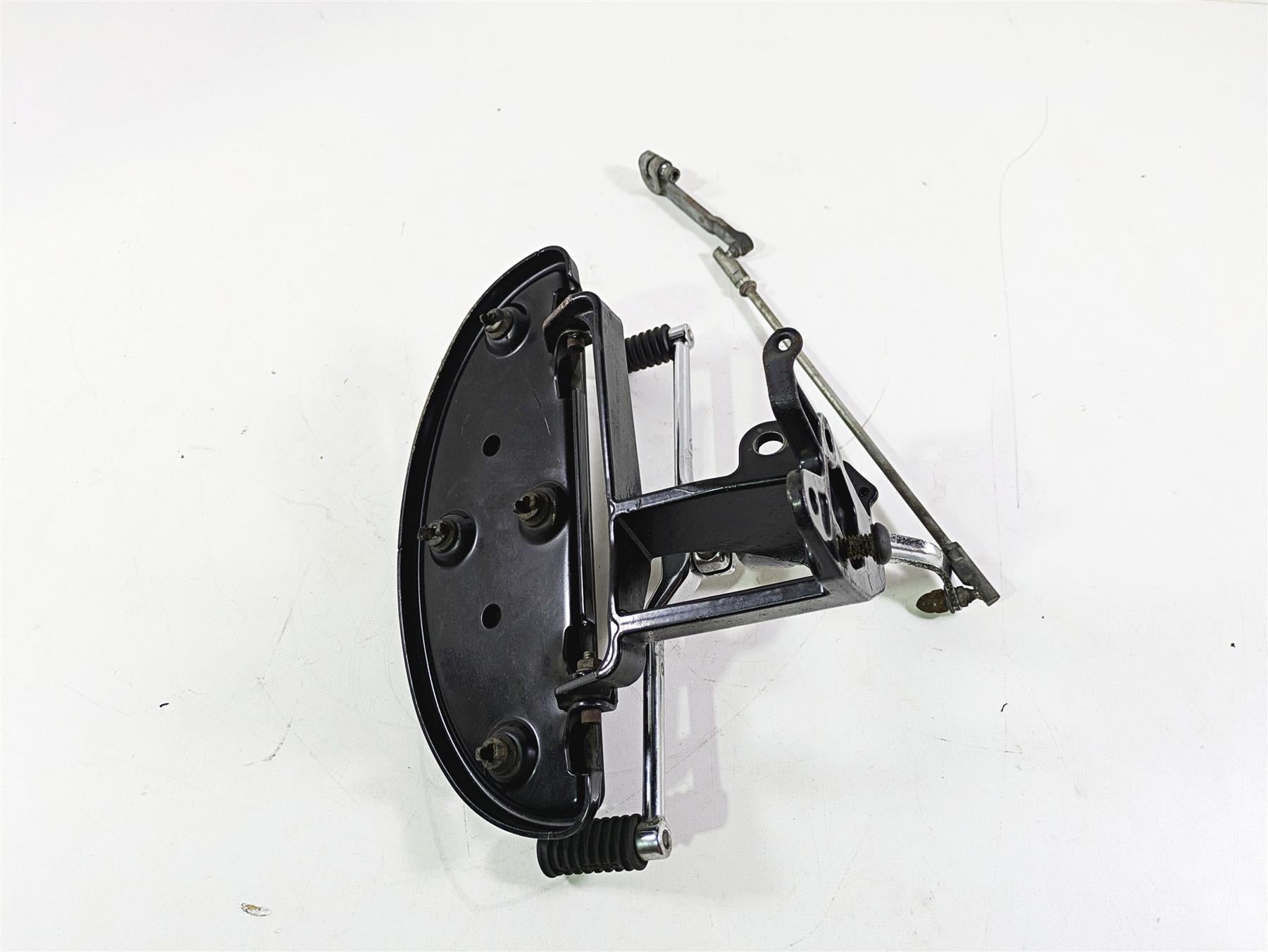 2008 Harley FLSTSB Cross Bones Left Floorboard & Shifter Set 33630-07A 33895-82E {{ shop.shopifyCountryName }} - Mototech271