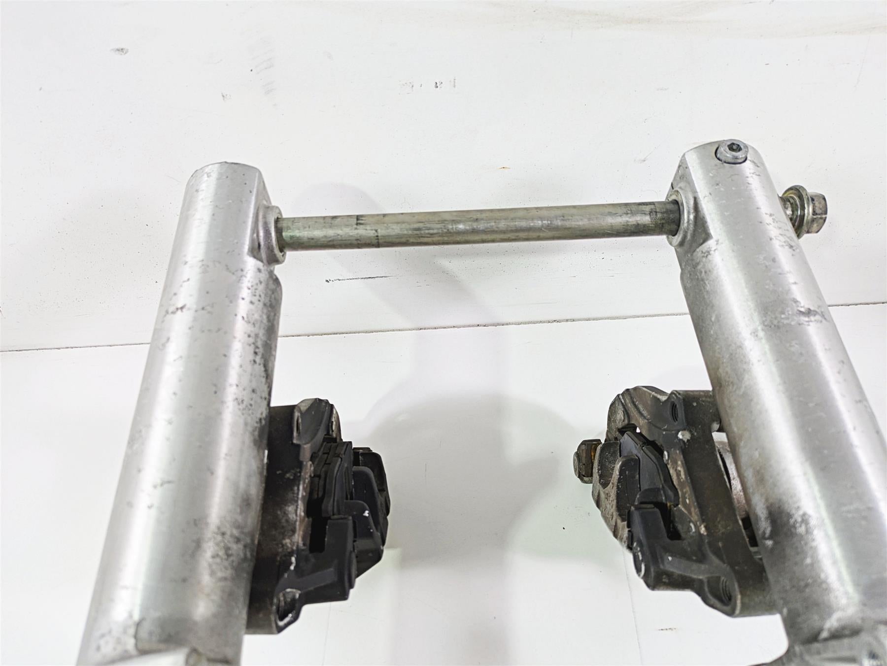 2007 Yamaha XVS1300 V-Star Front Fork Leg Caliper Set 3D8-23102-00-00 {{ shop.shopifyCountryName }} - Mototech271