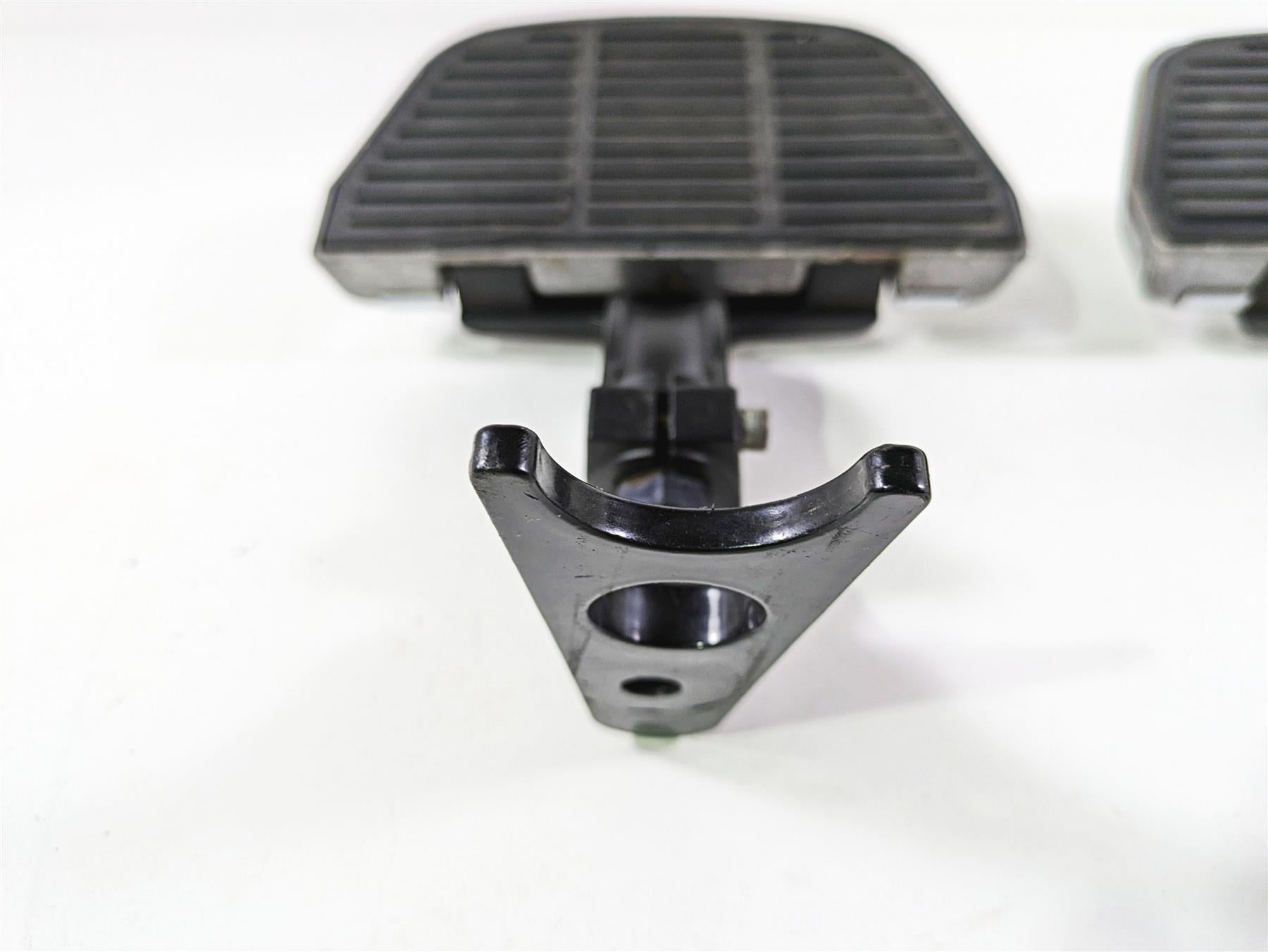 2008 Harley FLSTC Softail Heritage Rear Passenger Floorboard Kit 50602-00A {{ shop.shopifyCountryName }} - Mototech271