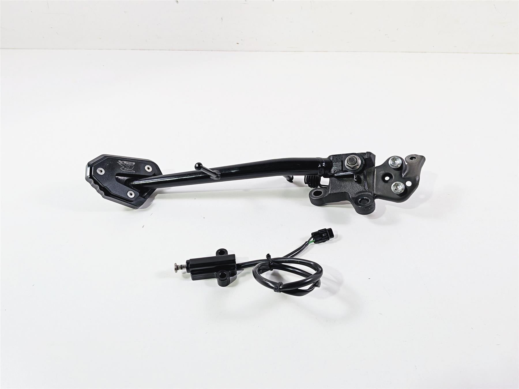 2024 Suzuki GSXR600 Side Kick Stand Kickstand & Safety Switch 42310-14J00 {{ shop.shopifyCountryName }} - Mototech271