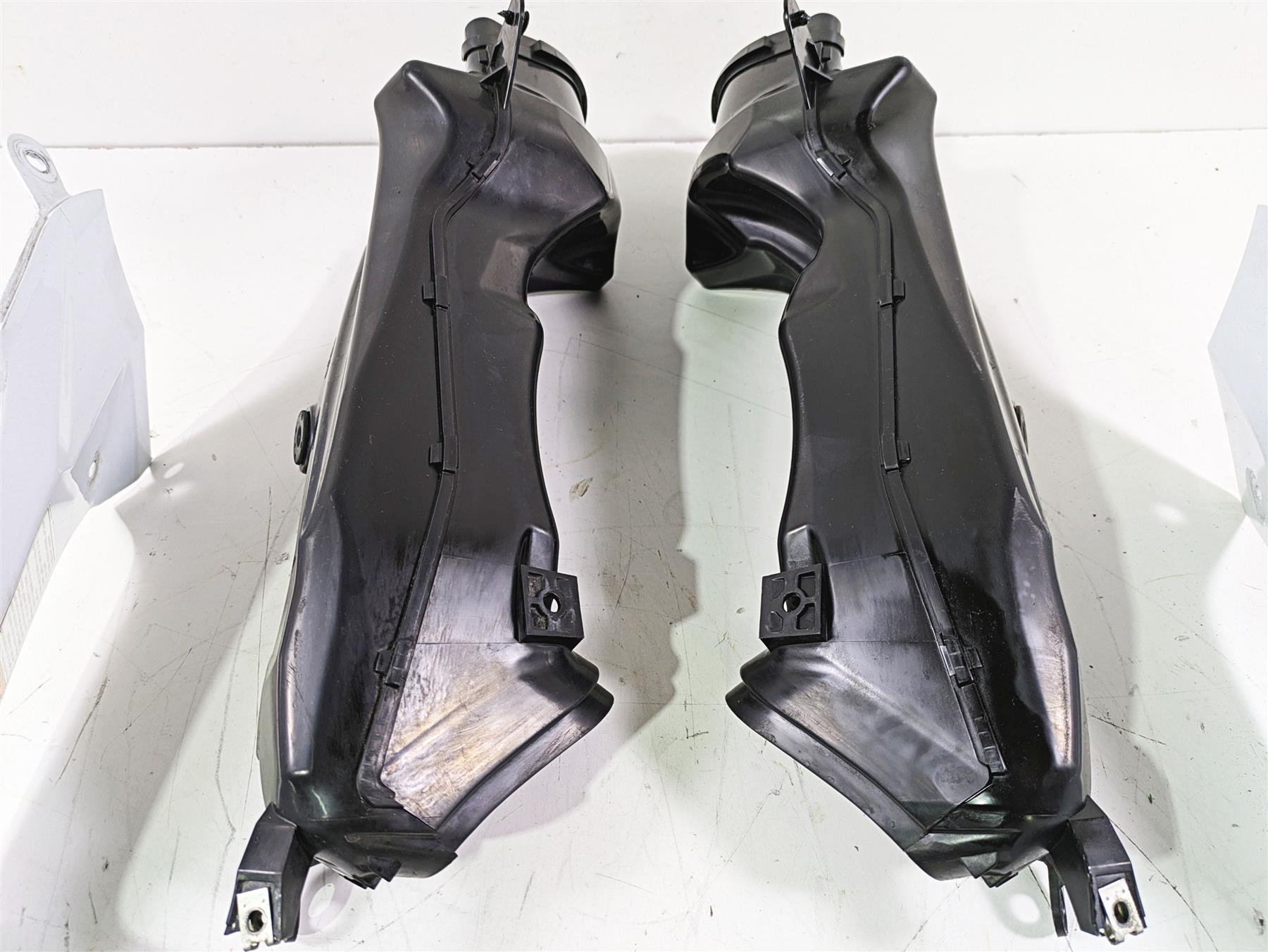 2016 Suzuki GSXR1000 Air Intake Ram & Cover Set 94420-47H00 94430-47H00 {{ shop.shopifyCountryName }} - Mototech271