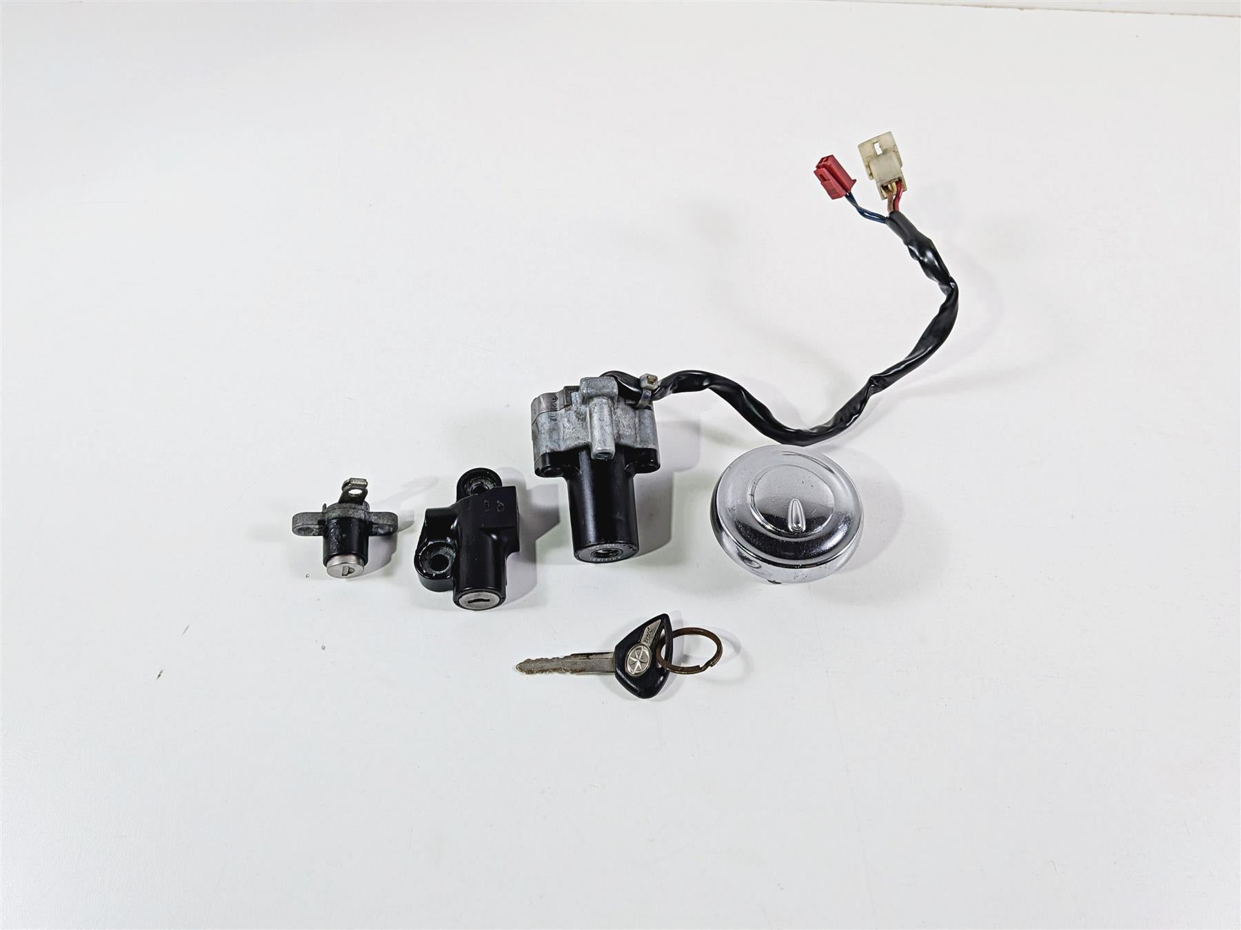2012 Yamaha XV1900 Raider S Ignition Switch Key Lock Set 5C7-82510-10-00 {{ shop.shopifyCountryName }} - Mototech271