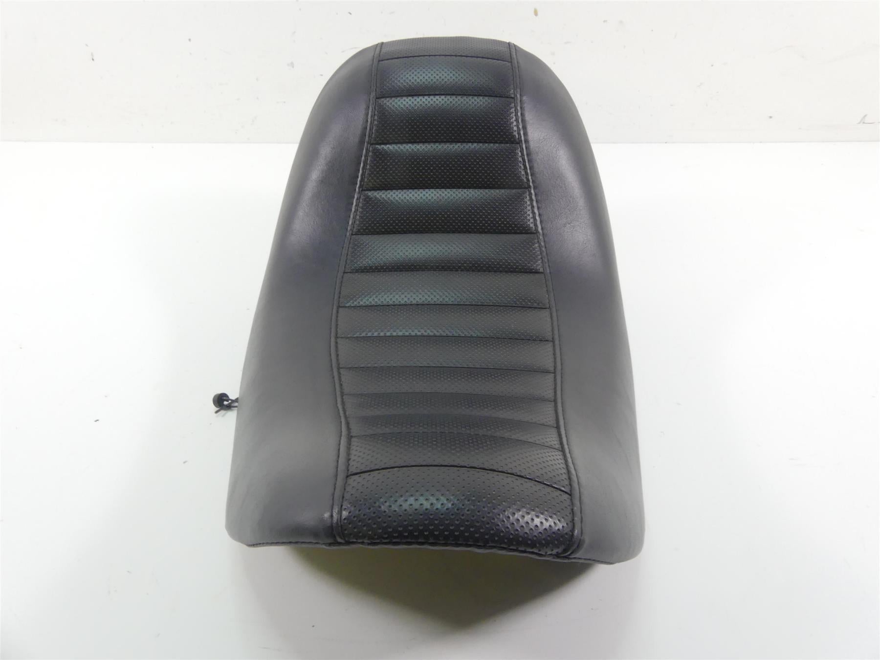 2006 Harley VRSCD Night Rod Nice Front Rider Driver Seat Saddle 52326-06 {{ shop.shopifyCountryName }} - Mototech271