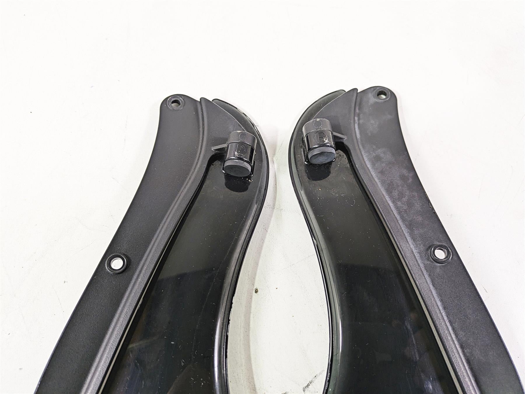 2011 Harley Touring FLHTCUSE CVO E-Glide Front Lower Wind Deflector Set {{ shop.shopifyCountryName }} - Mototech271