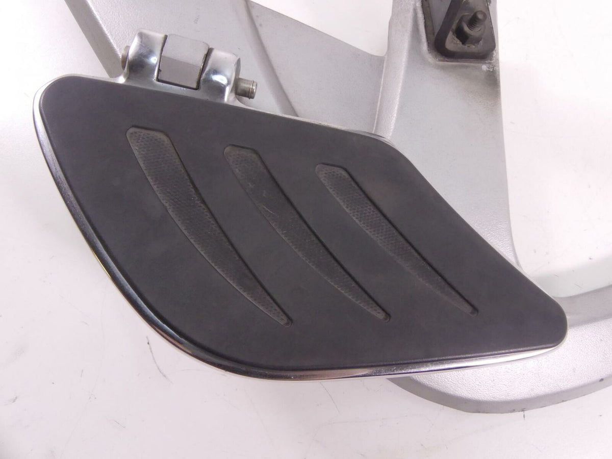 2010 Victory Vision Tour Left Rear Passenger Floor Foot Board & Mount 5135905 {{ shop.shopifyCountryName }} - Mototech271