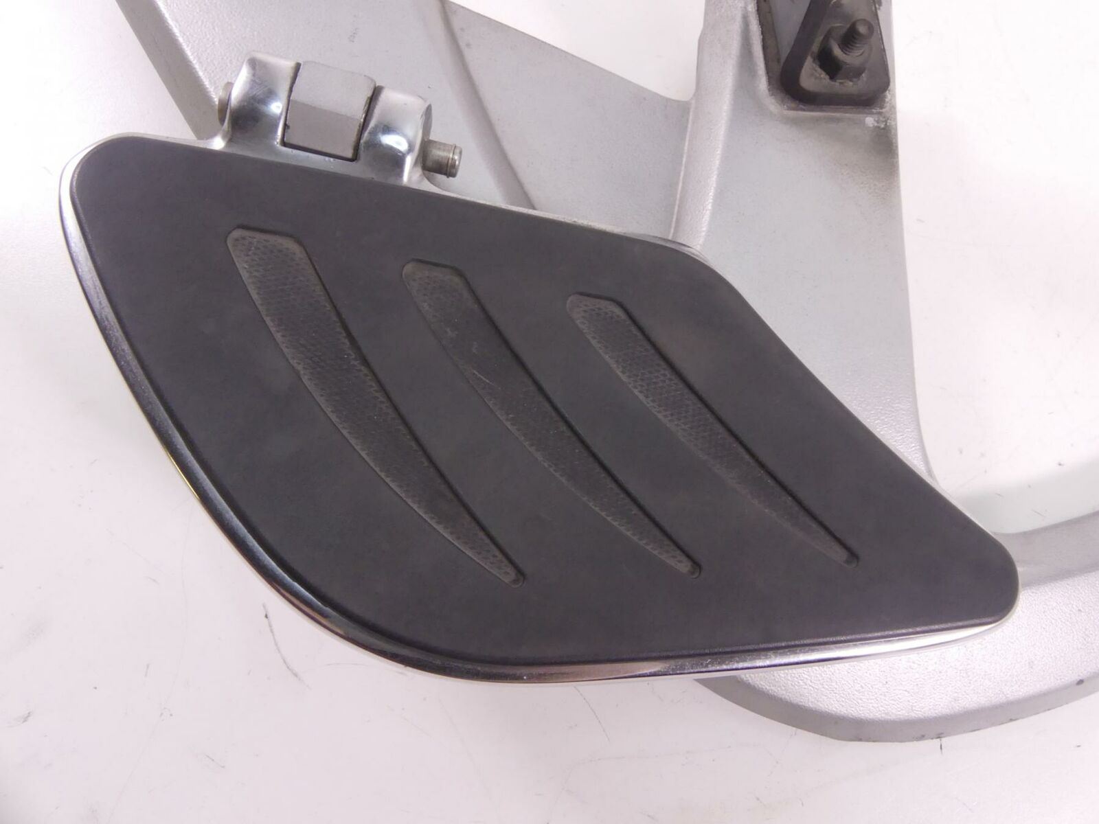 2010 Victory Vision Tour Left Rear Passenger Floor Foot Board & Mount 5135905 {{ shop.shopifyCountryName }} - Mototech271