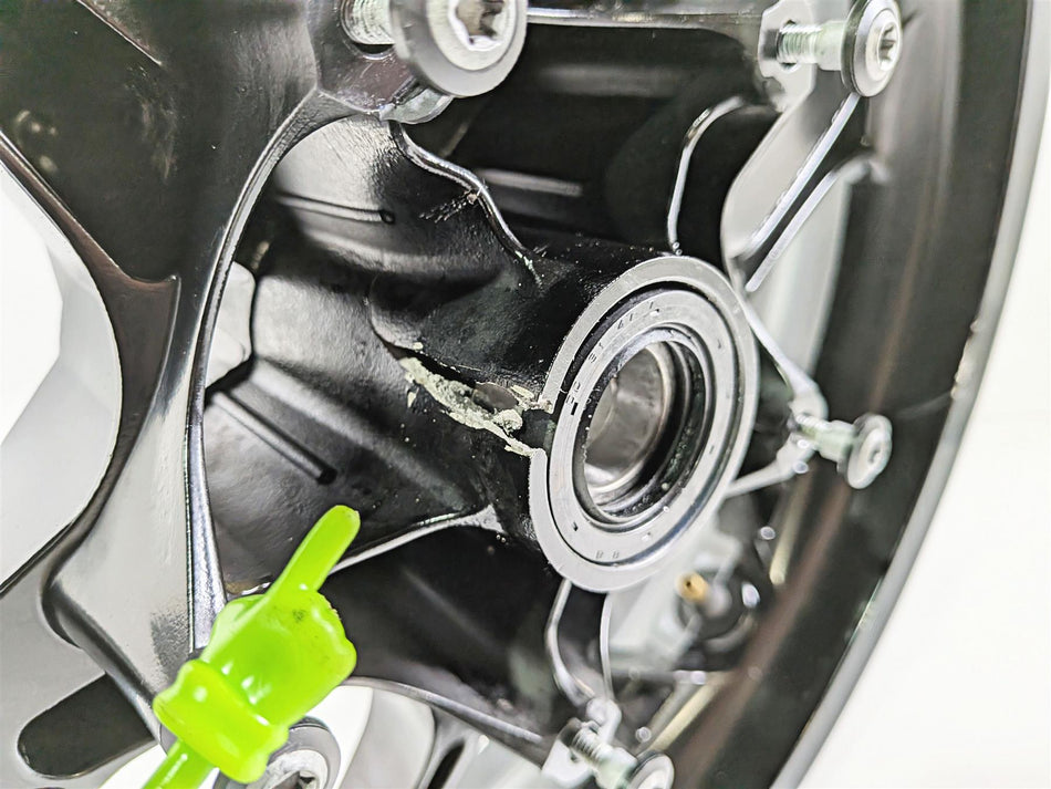 2024 Yamaha YZF R1 RN65 17x3.5 Front Wheel Rim - Damage - Read 2CR-25168-00 {{ shop.shopifyCountryName }} - Mototech271