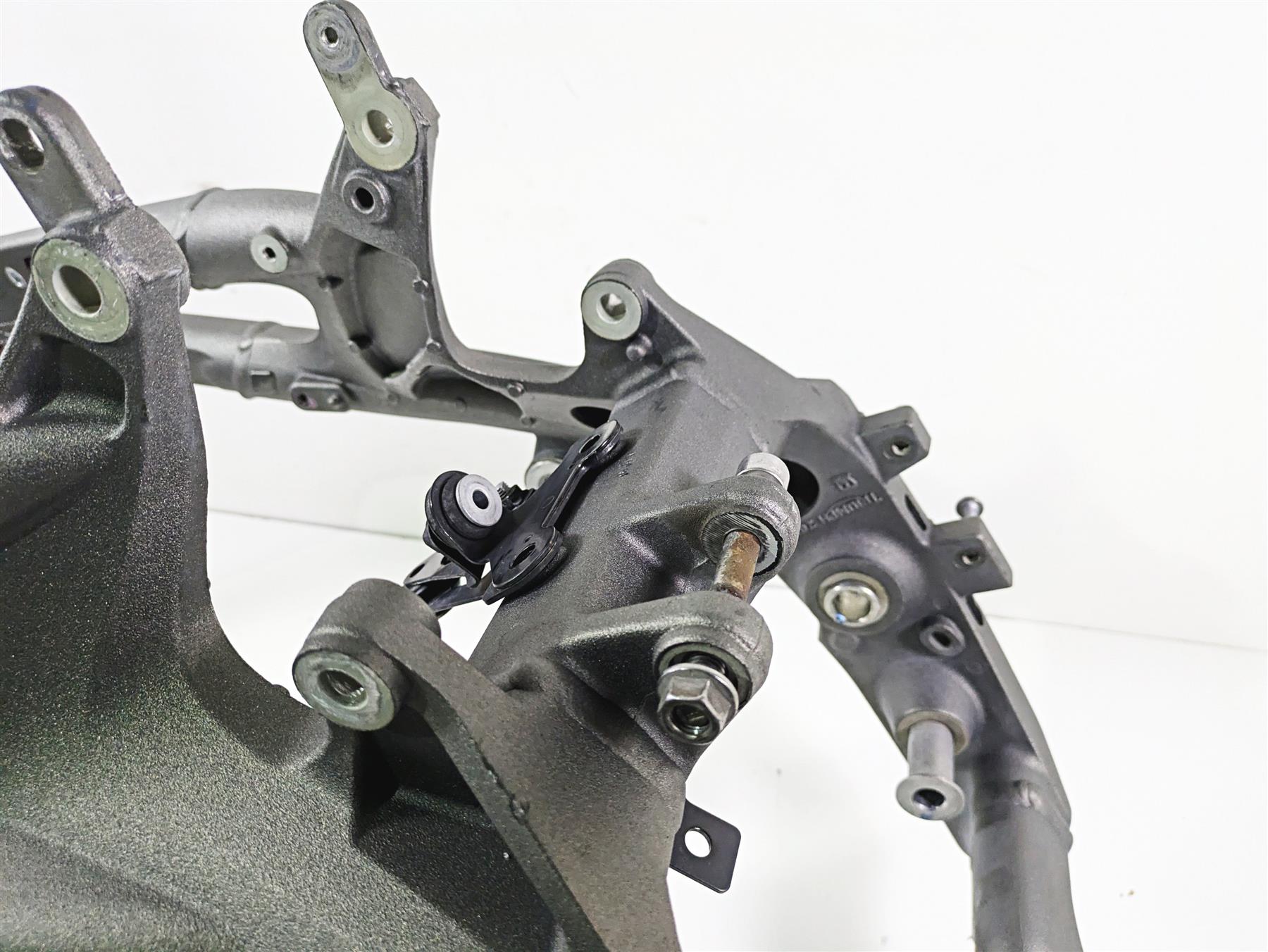 2019 Triumph Speed Triple RS 1050 Straight Main Frame Chassis FOR EXPORT With Nonrepairable Texas Title T2072079 {{ shop.shopifyCountryName }} - Mototech271
