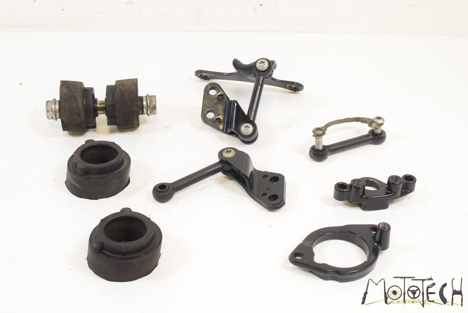 2008 Harley Sportster XL1200 LOW Engine To Frame Mount Bracket SET 47471-04A {{ shop.shopifyCountryName }} - Mototech271