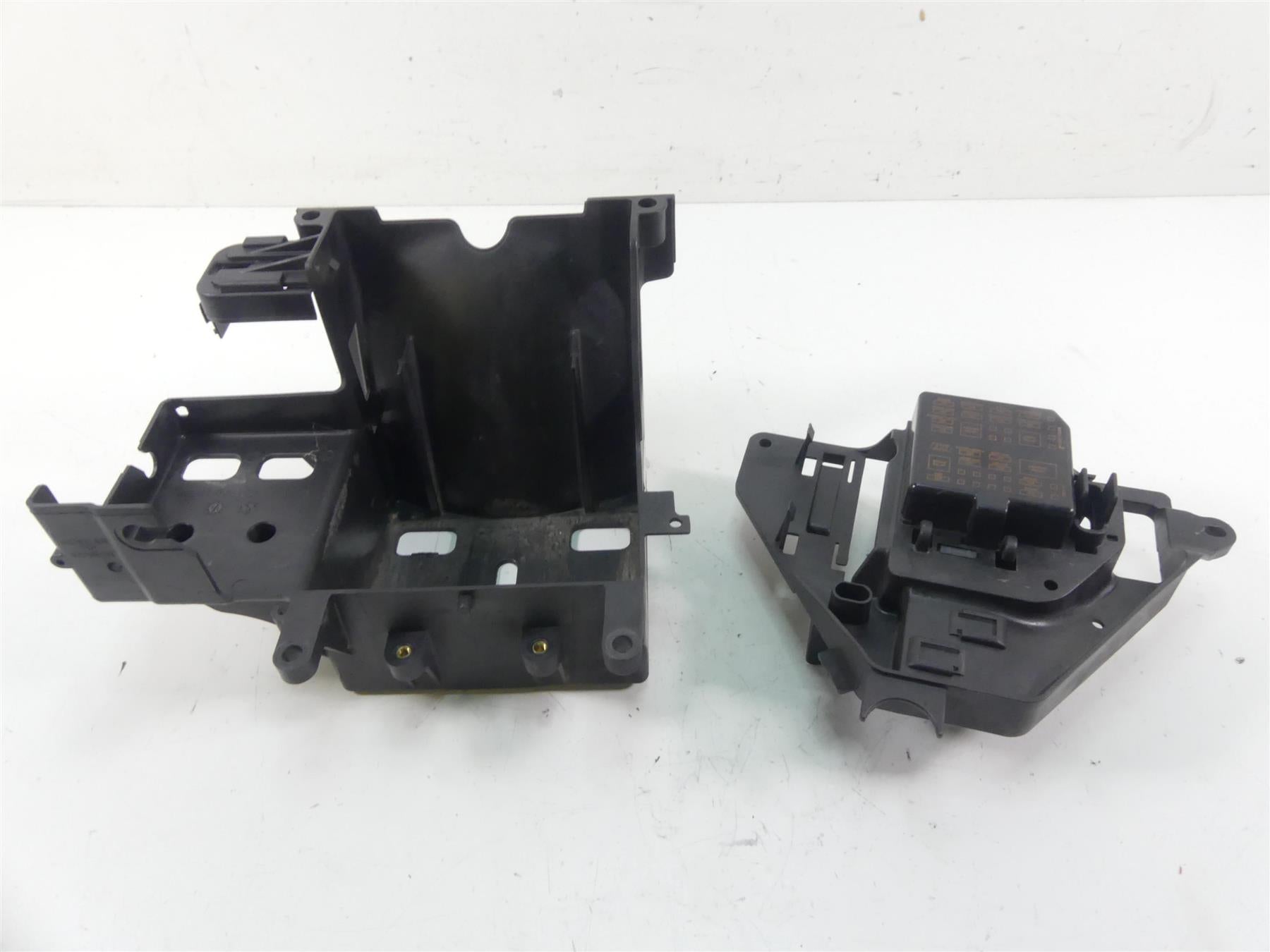 2012 Harley Touring FLHTP Electra Glide Battery Tray Electric Holders 66281-09B {{ shop.shopifyCountryName }} - Mototech271