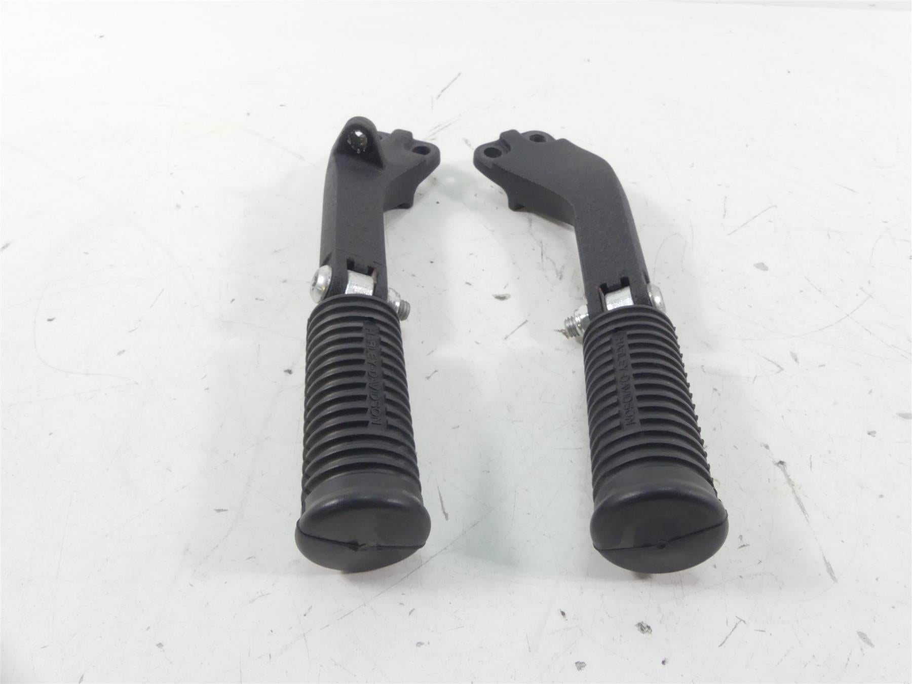 2014 Harley FXDL Dyna Low Rider Passenger Footpeg Foot Pegs 49224-06A 49230-06 {{ shop.shopifyCountryName }} - Mototech271