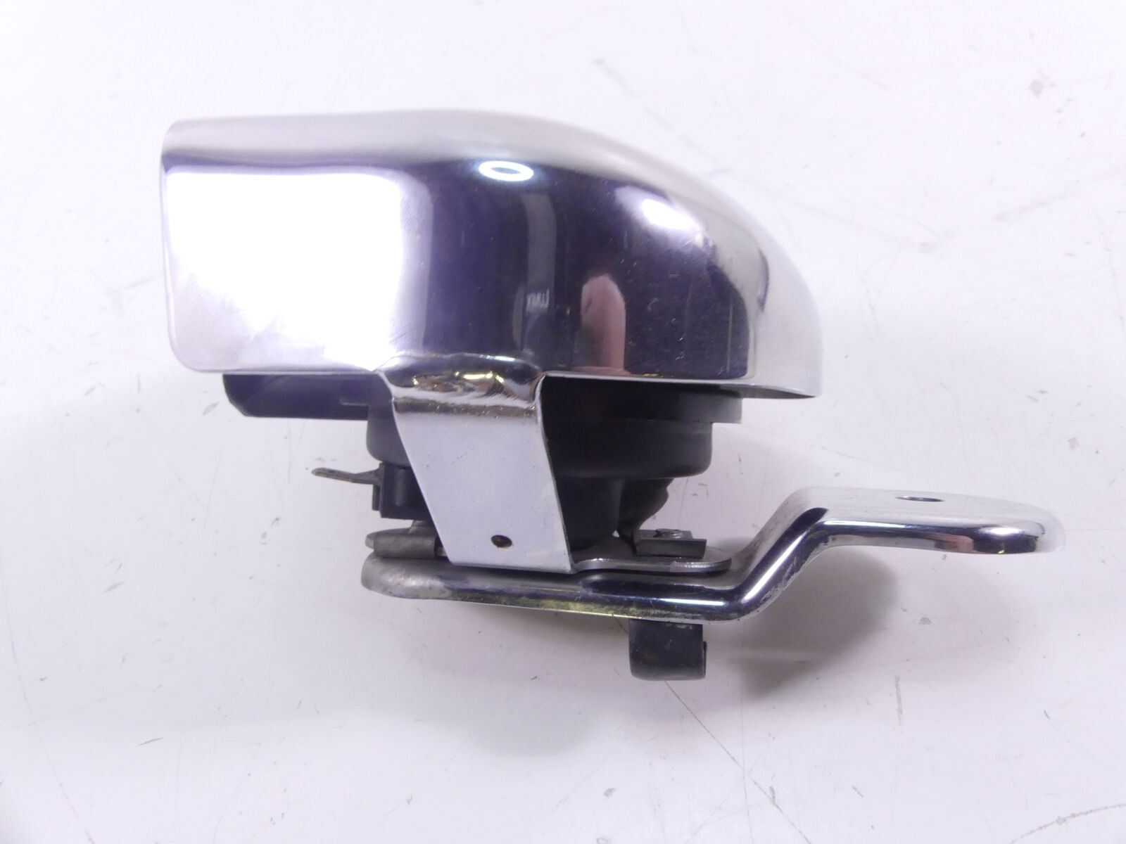 2000 Harley Touring FLHTCI Electra Glide Horn With Chrome Cover 61300478A {{ shop.shopifyCountryName }} - Mototech271