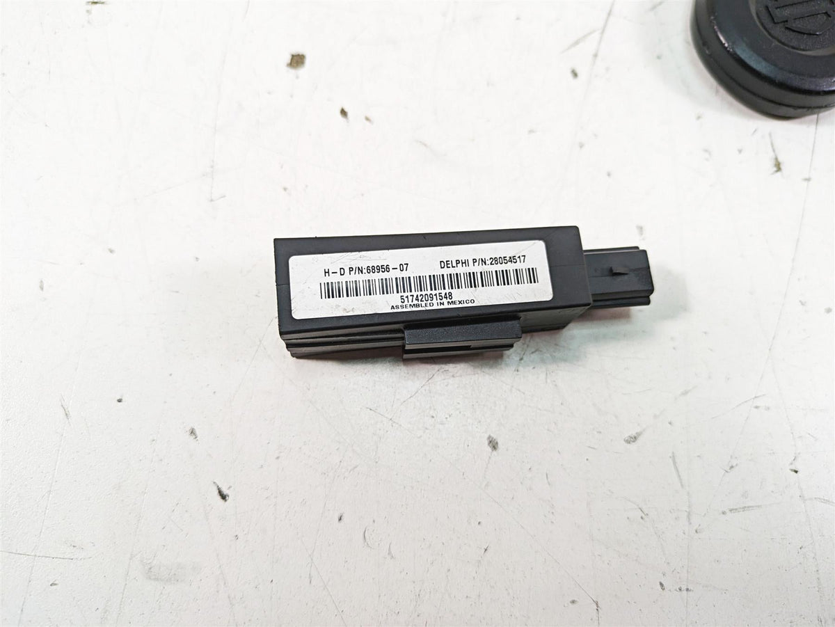 2015 Harley Touring FLHXS Street Glide Bcm Body Control Module + Fob 69994-12B {{ shop.shopifyCountryName }} - Mototech271